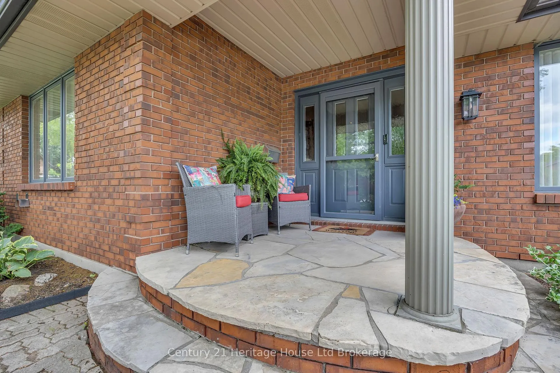 Photo 2 of 42 Alexander Avenue, Tillsonburg — HOMEH