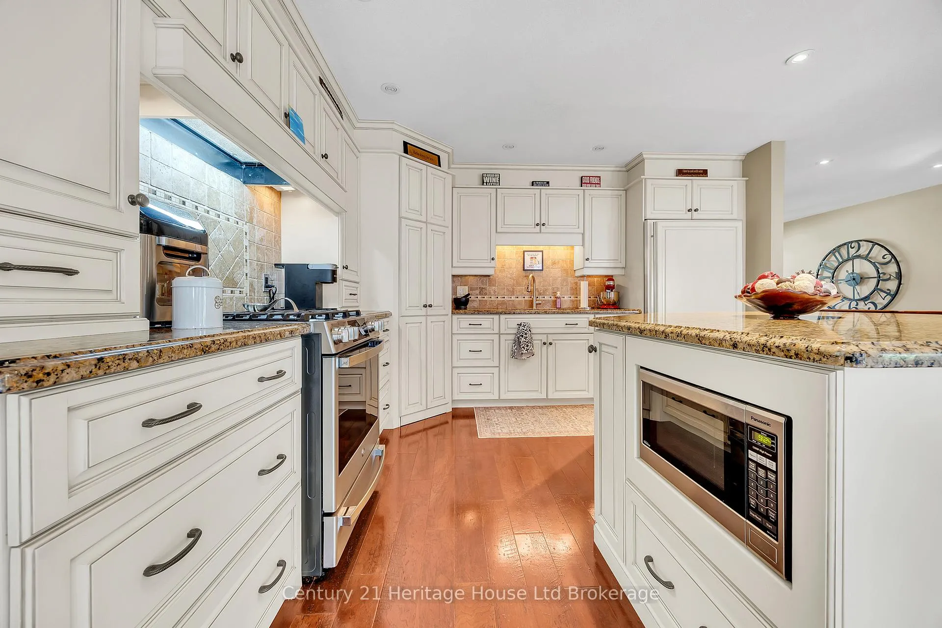 Photo 4 of 42 Alexander Avenue, Tillsonburg — HOMEH