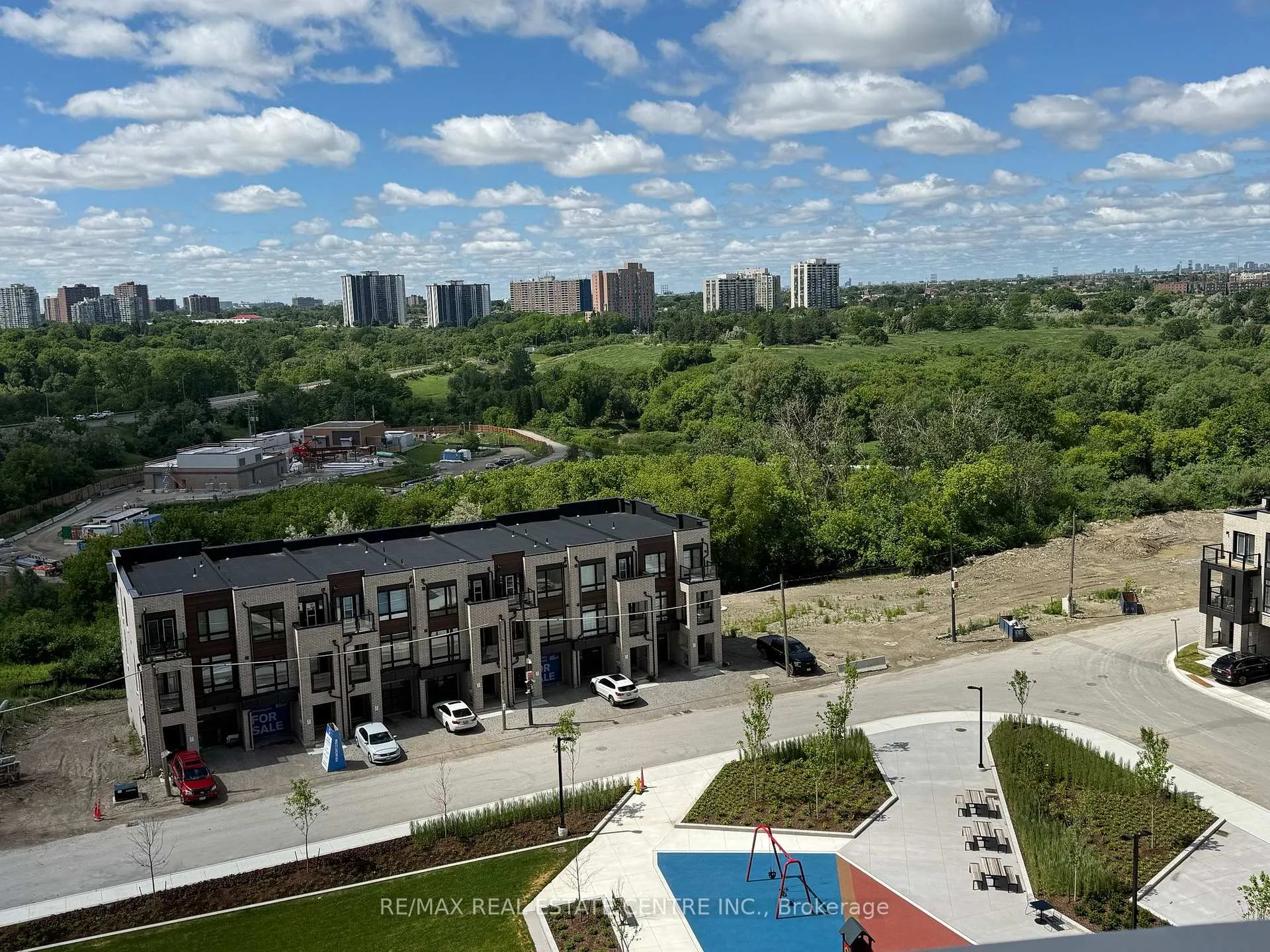 Photo 16 of Unit 806, 10 Flavelle Trail, Vaughan, Steeles West Industrial — HOMEH