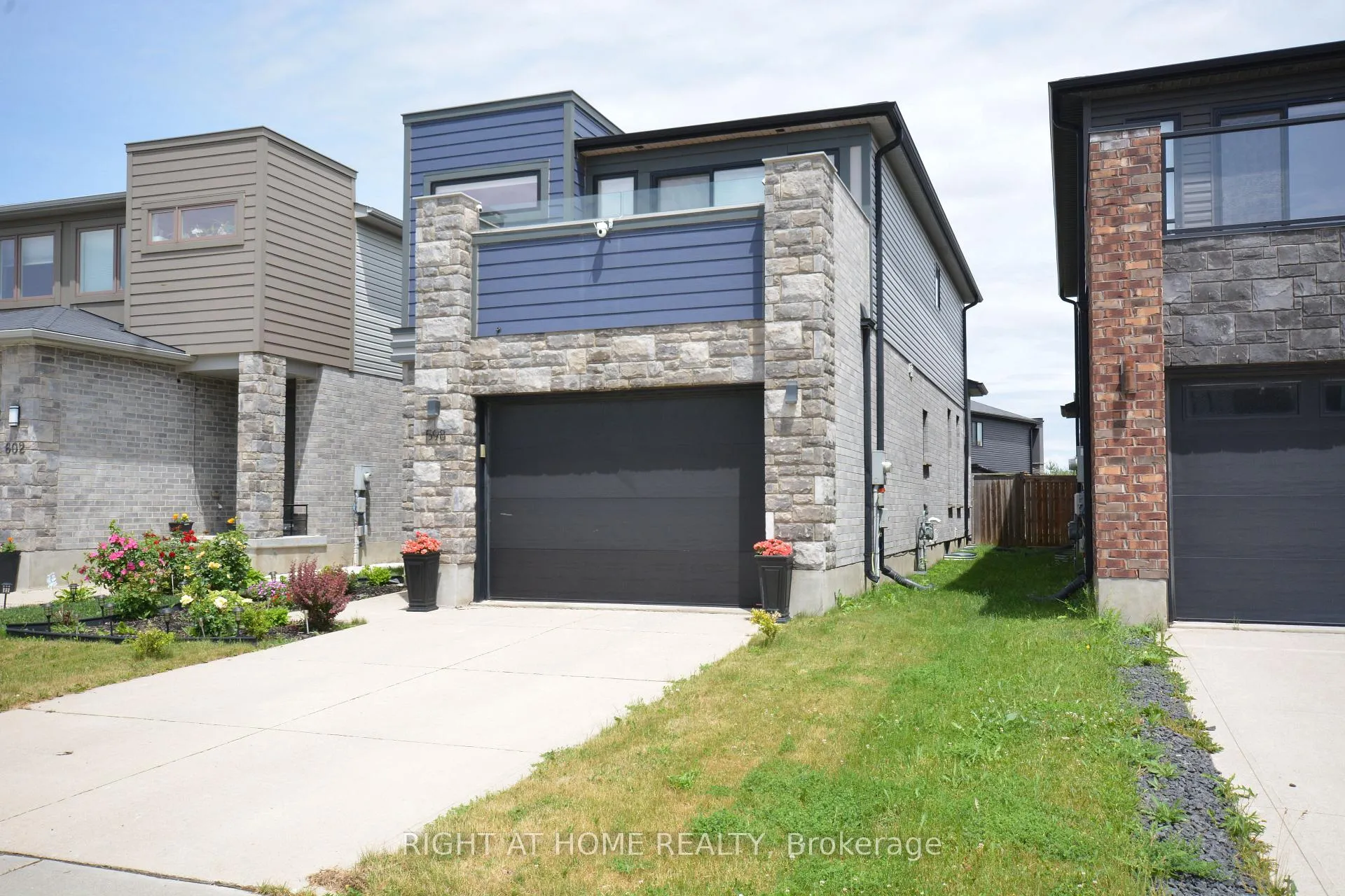 Photo 2 of 598 Freeport Street, London, North E — HOMEH