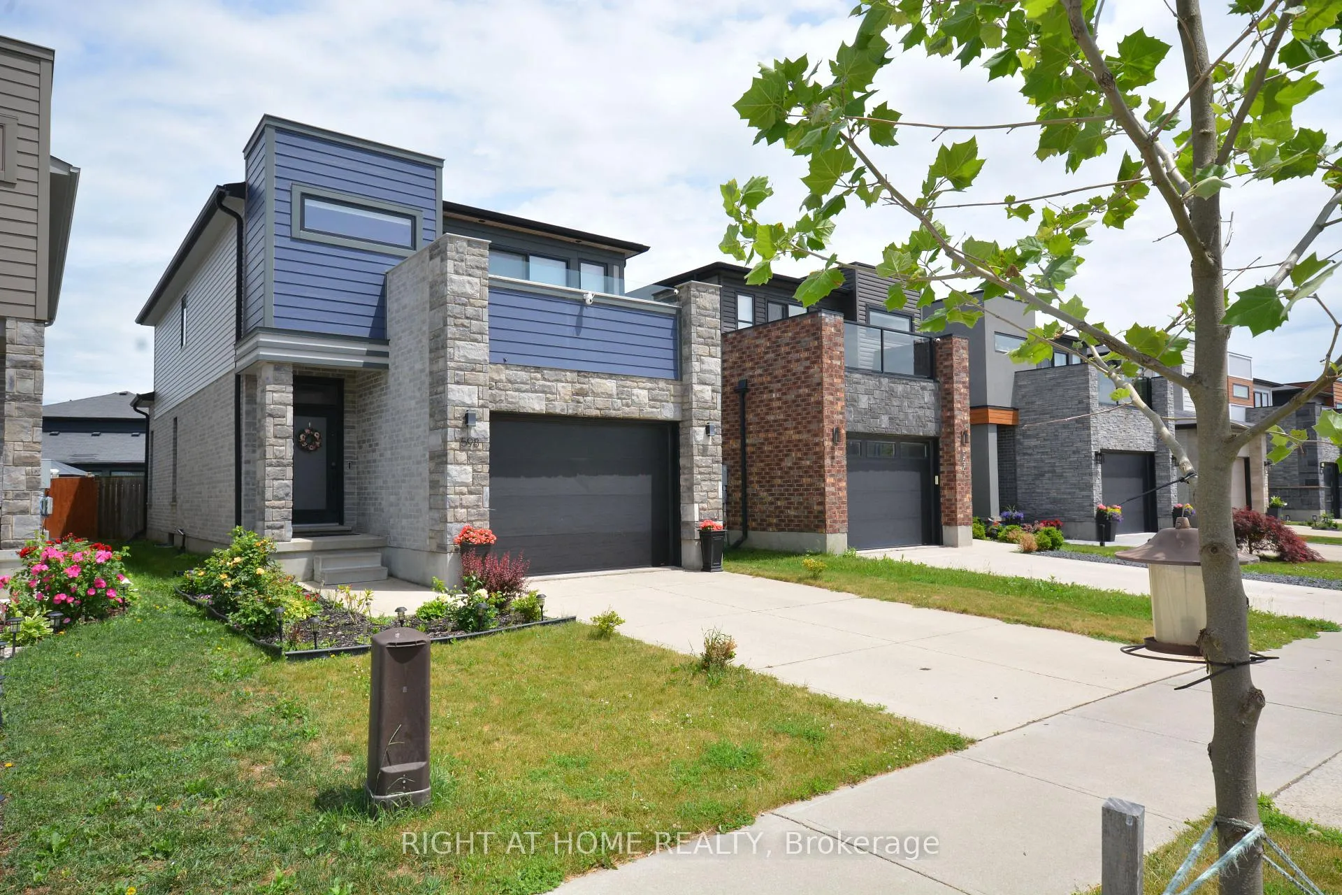 Photo 3 of 598 Freeport Street, London, North E — HOMEH