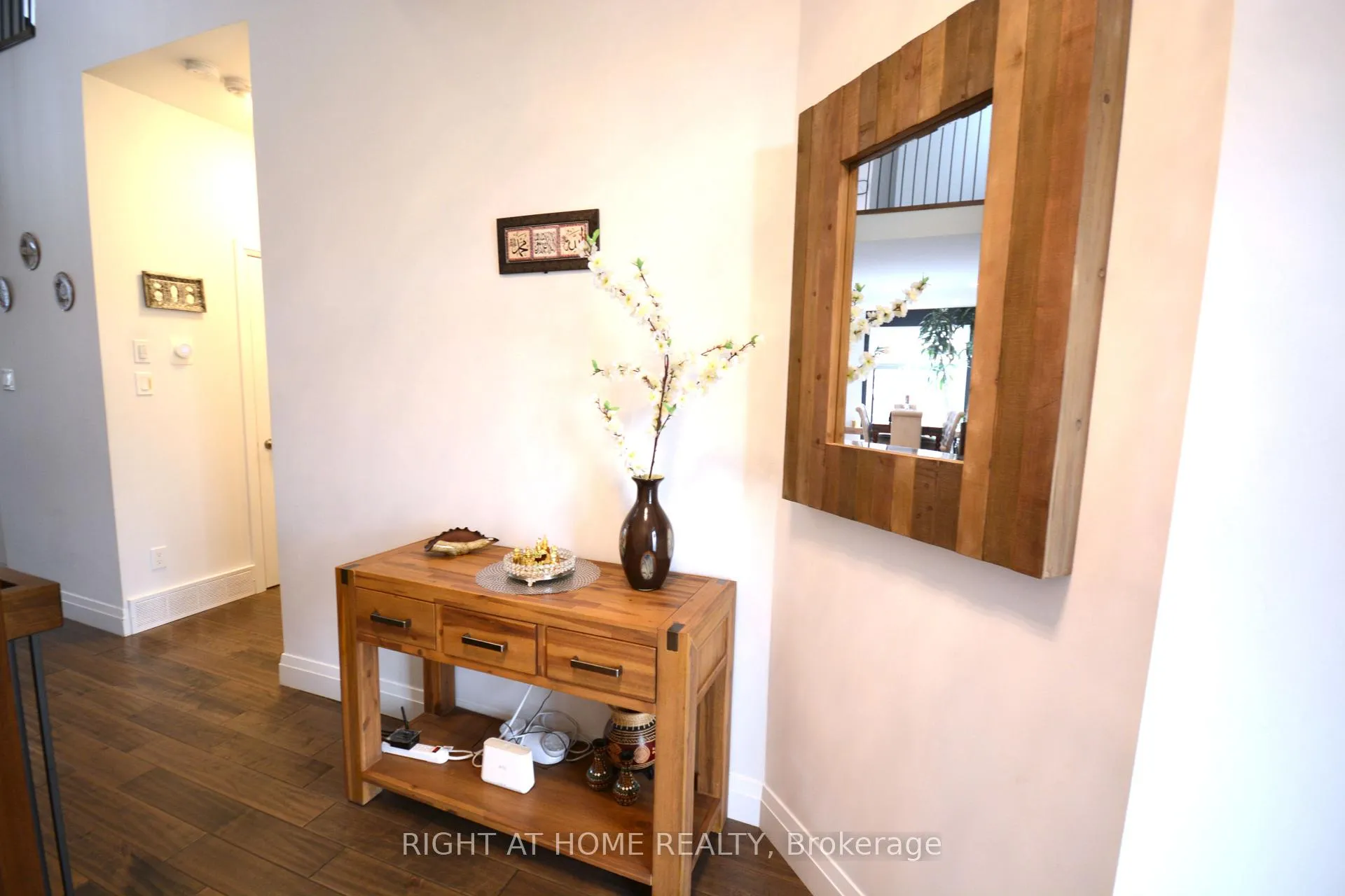 Photo 8 of 598 Freeport Street, London, North E — HOMEH