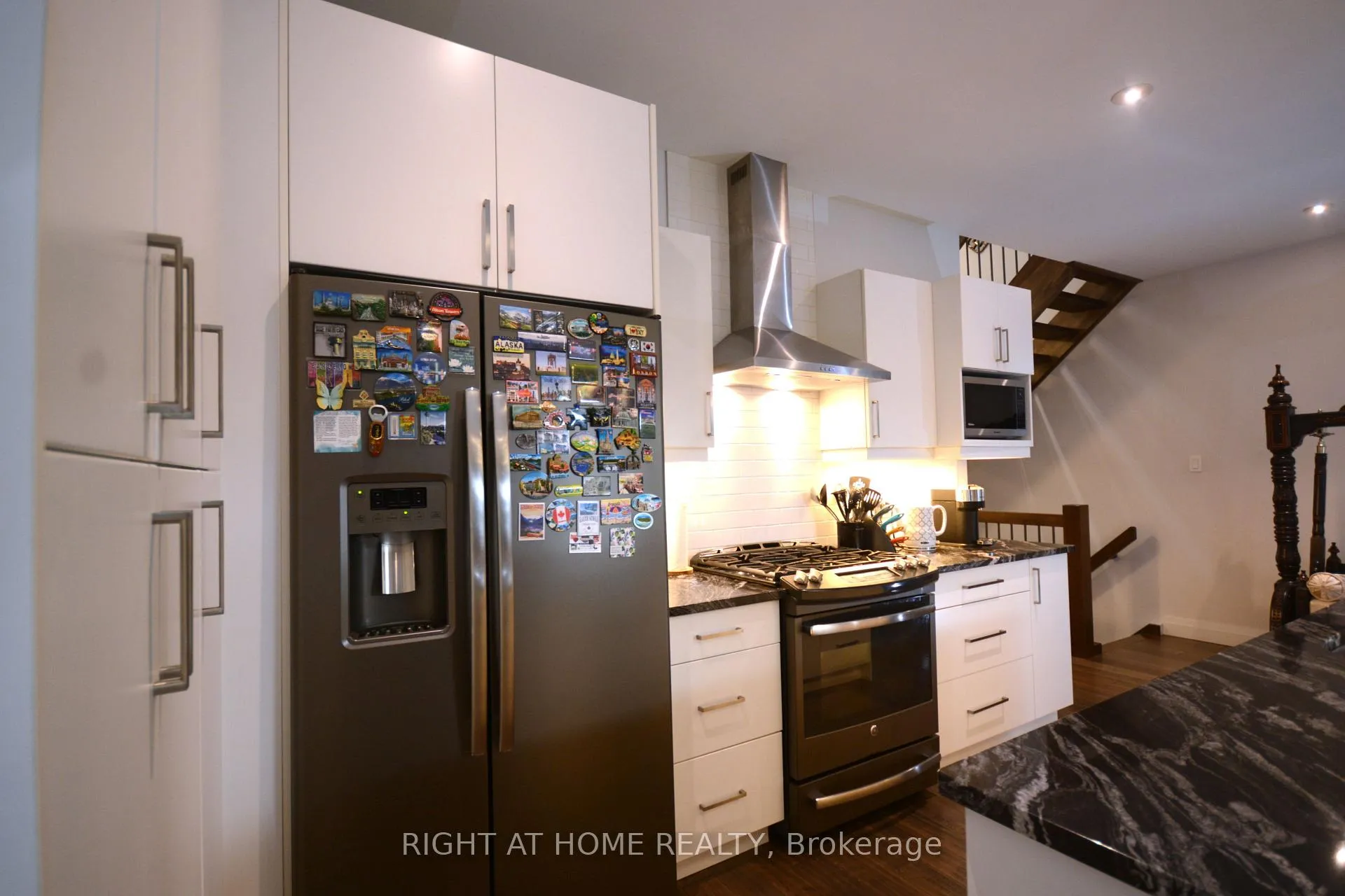 Photo 12 of 598 Freeport Street, London, North E — HOMEH
