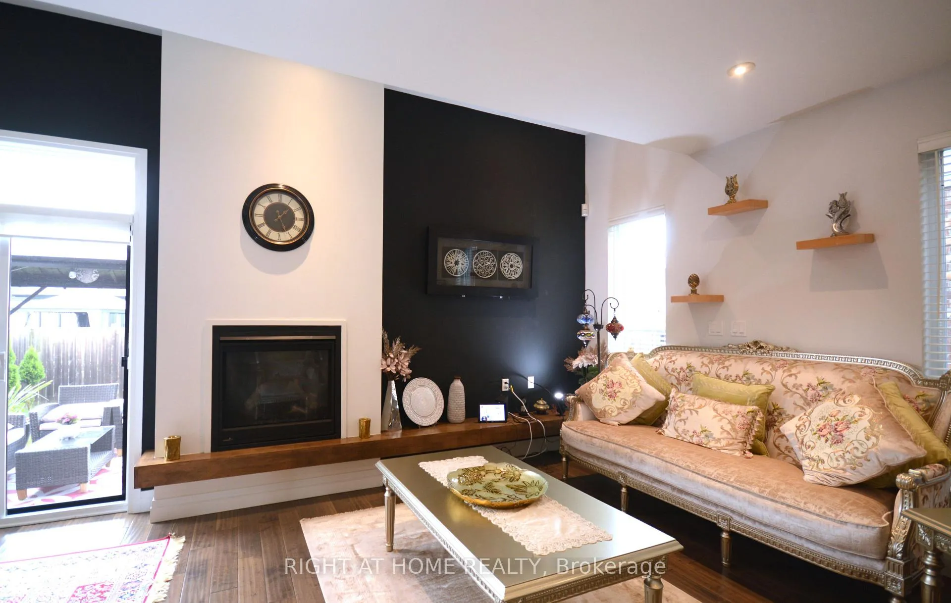 Photo 17 of 598 Freeport Street, London, North E — HOMEH