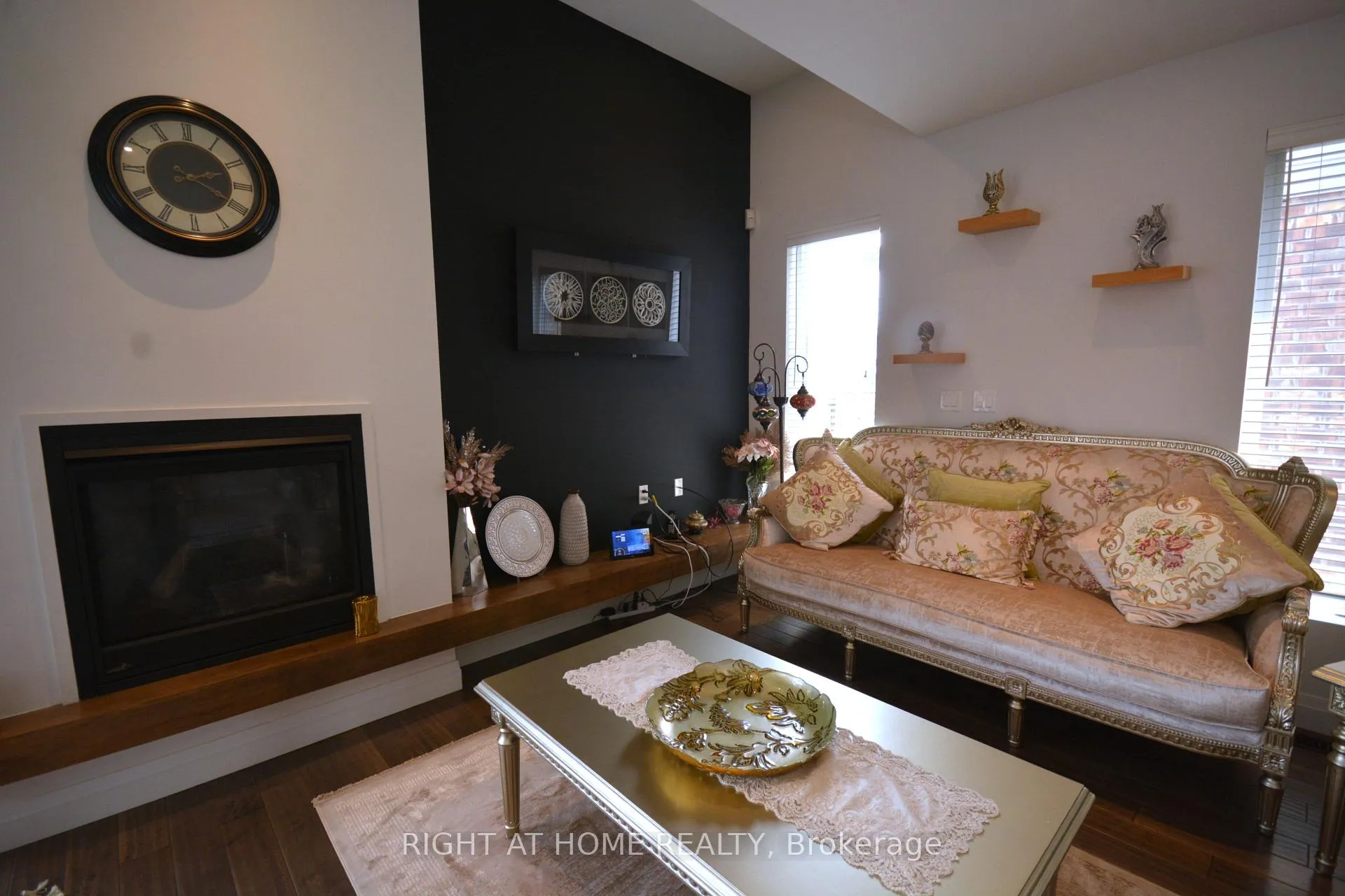 Photo 18 of 598 Freeport Street, London, North E — HOMEH