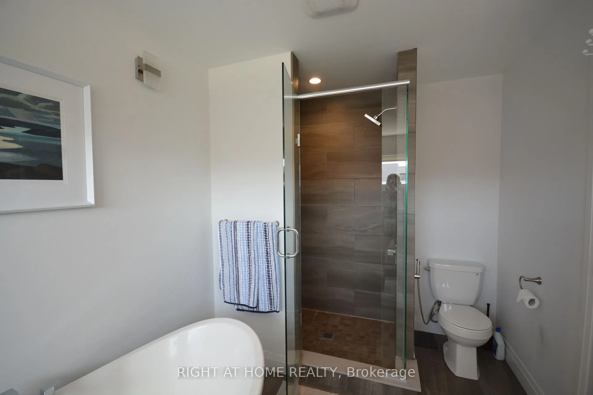 Photo 33 of 598 Freeport Street, London, North E — HOMEH