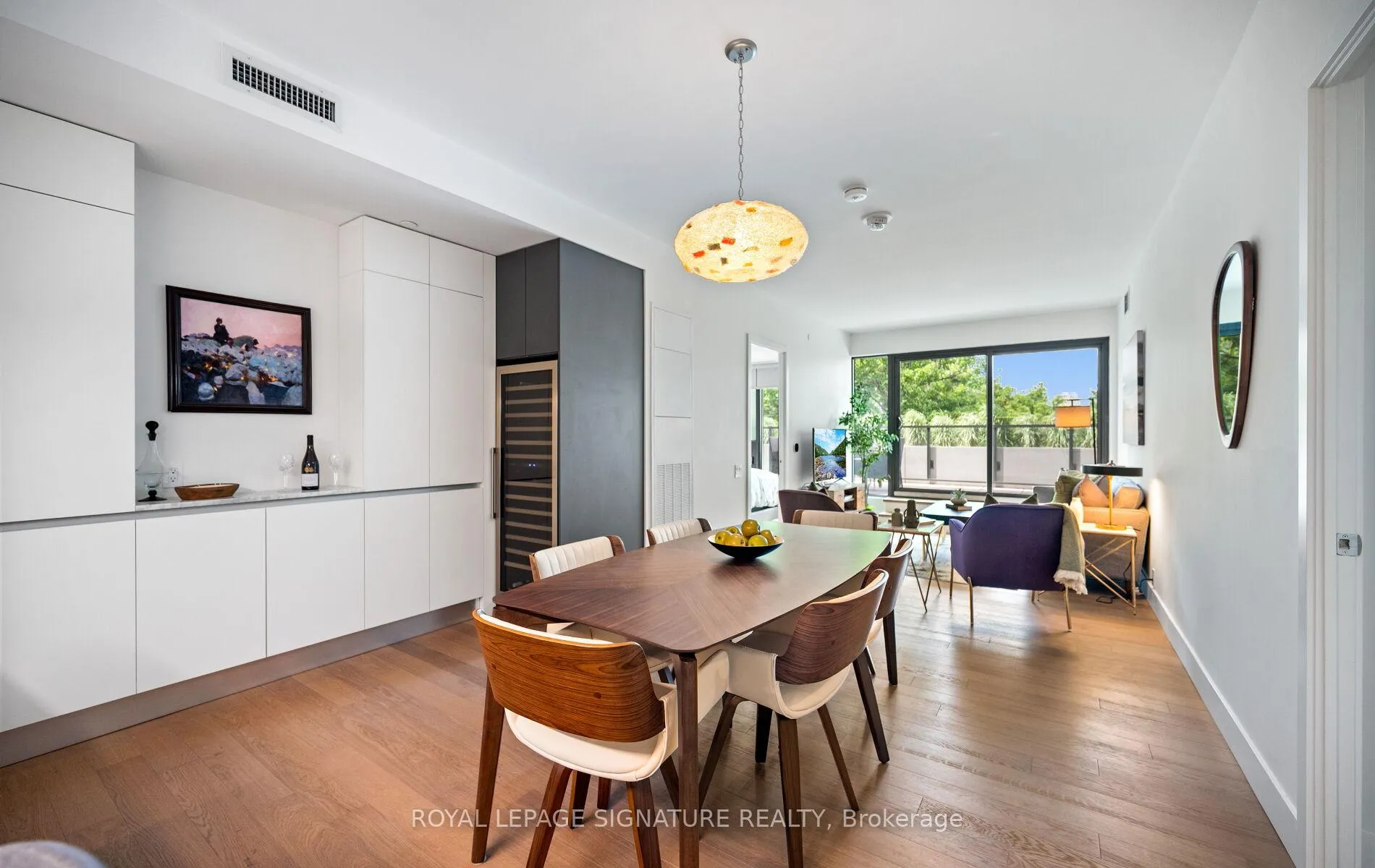 Photo 8 of Unit 407, 1414 Bayview Avenue, Toronto, Mount Pleasant East — HOMEH