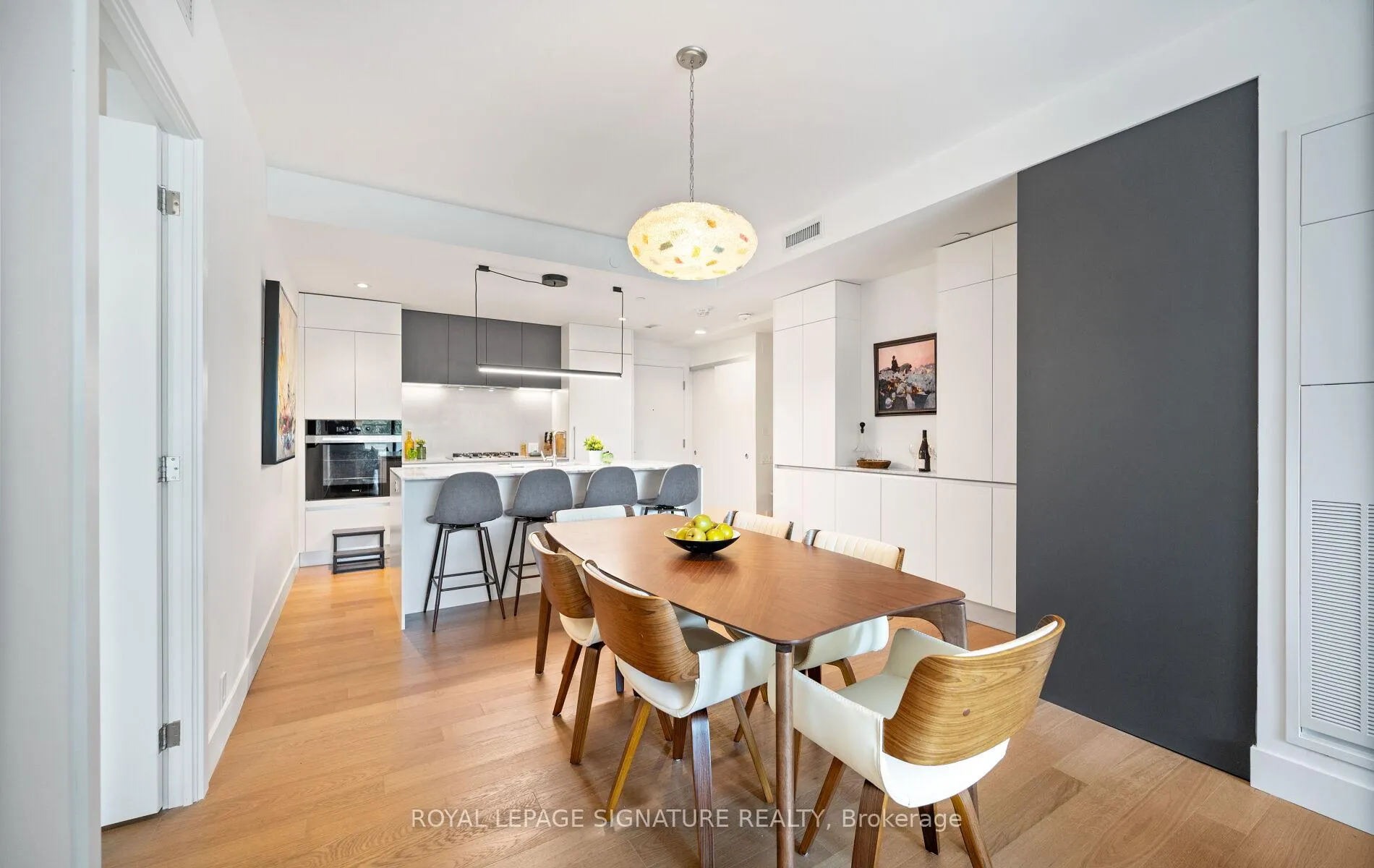 Photo 14 of Unit 407, 1414 Bayview Avenue, Toronto, Mount Pleasant East — HOMEH