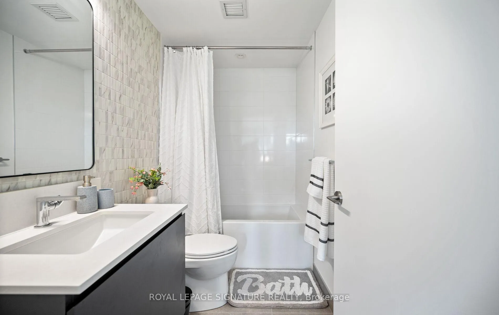 Photo 32 of Unit 407, 1414 Bayview Avenue, Toronto, Mount Pleasant East — HOMEH