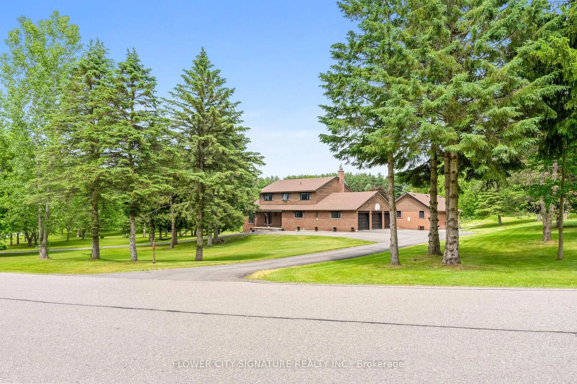 Photo 2 of 11 Damacus Drive, Mississauga, Meadowvale — HOMEH
