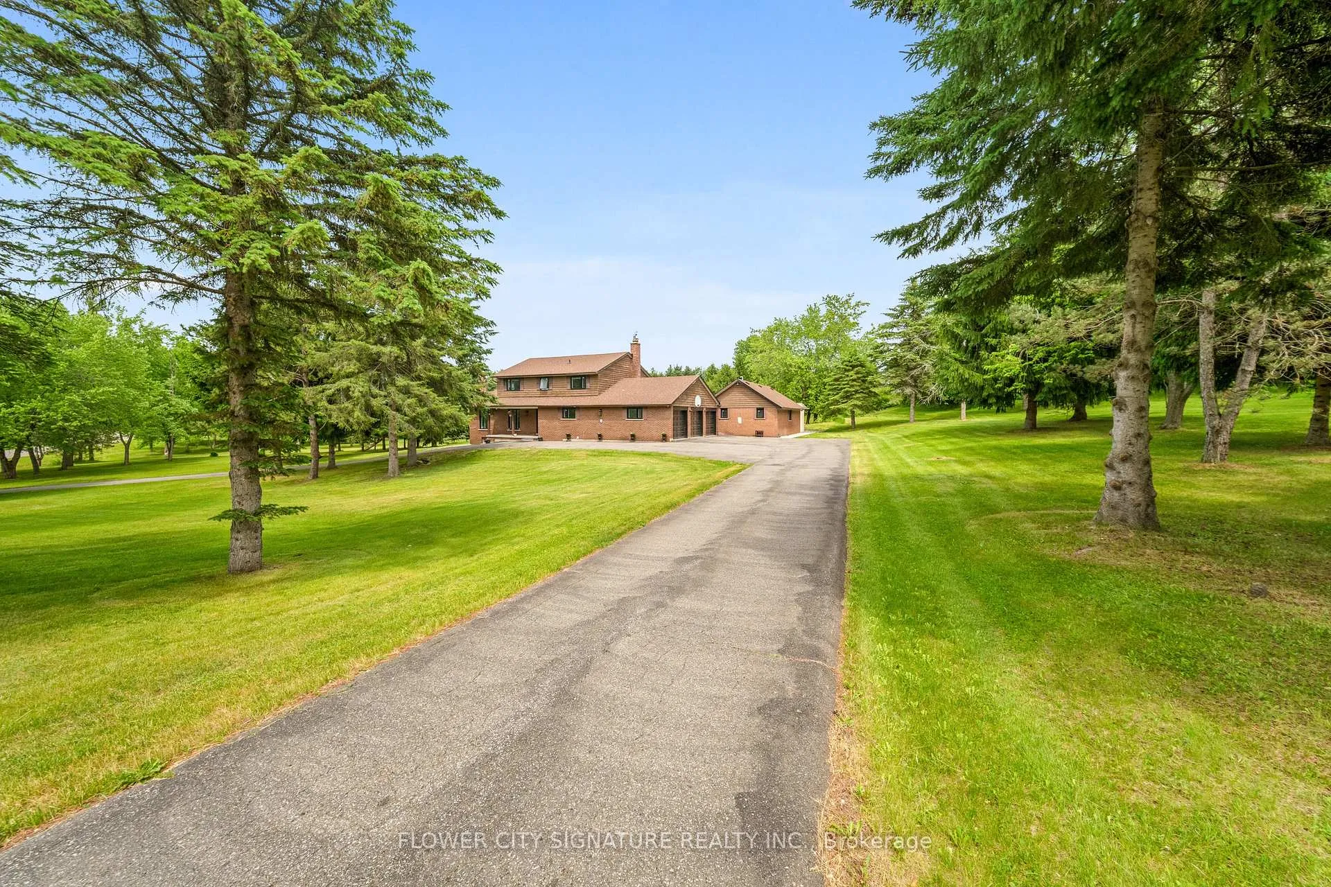 Photo 3 of 11 Damacus Drive, Mississauga, Meadowvale — HOMEH