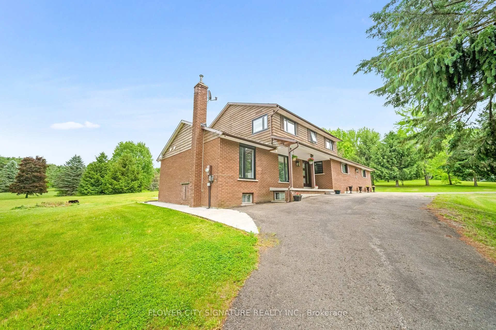 Photo 5 of 11 Damacus Drive, Mississauga, Meadowvale — HOMEH