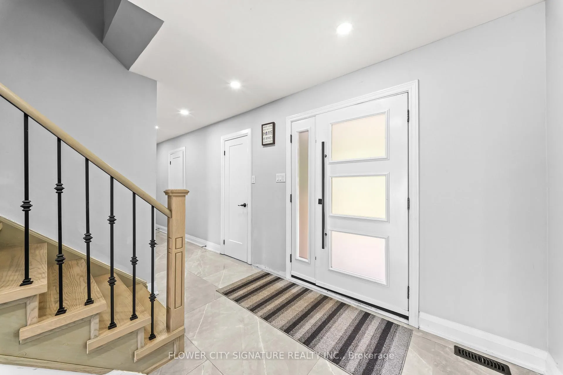 Photo 7 of 11 Damacus Drive, Mississauga, Meadowvale — HOMEH