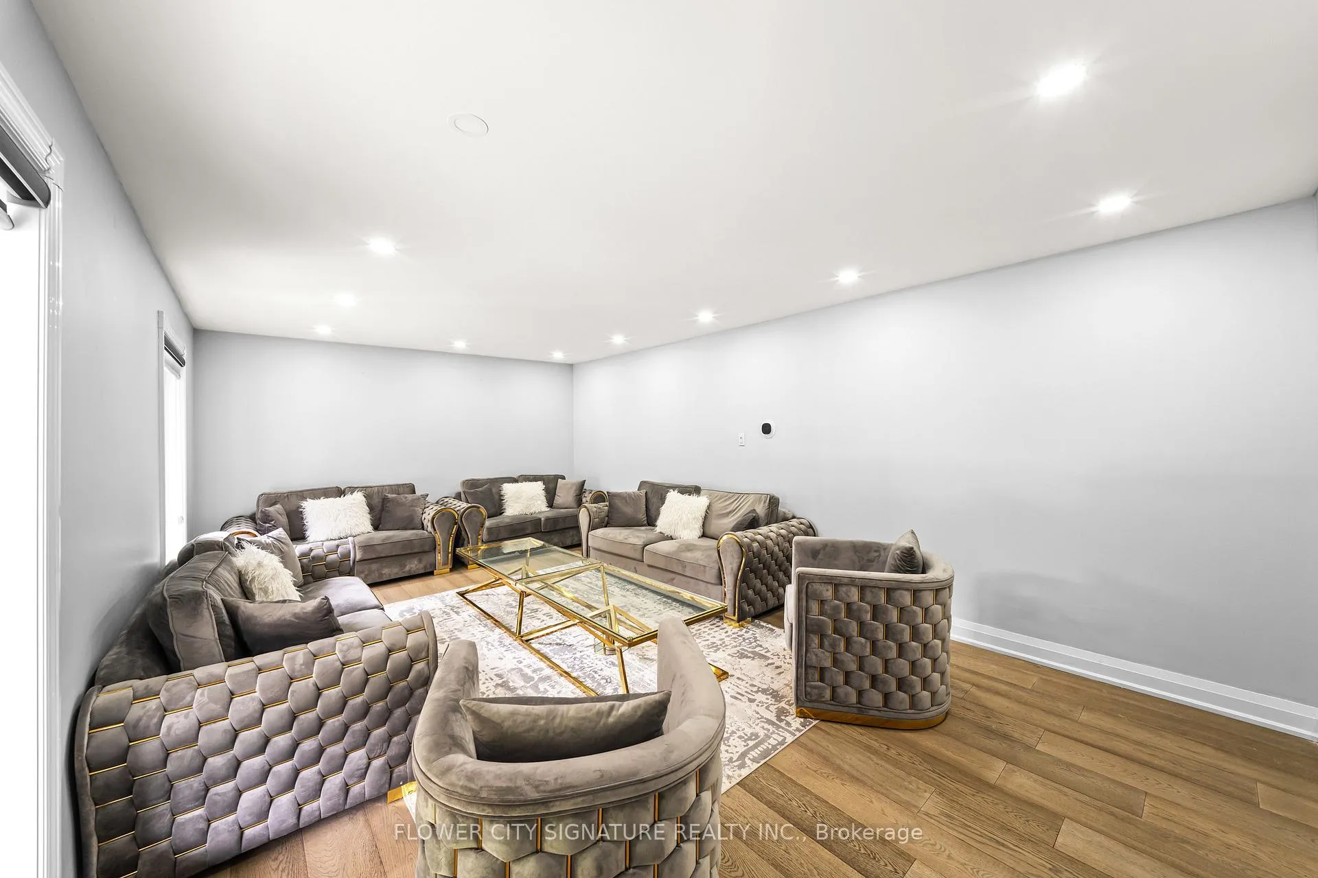 Photo 10 of 11 Damacus Drive, Mississauga, Meadowvale — HOMEH