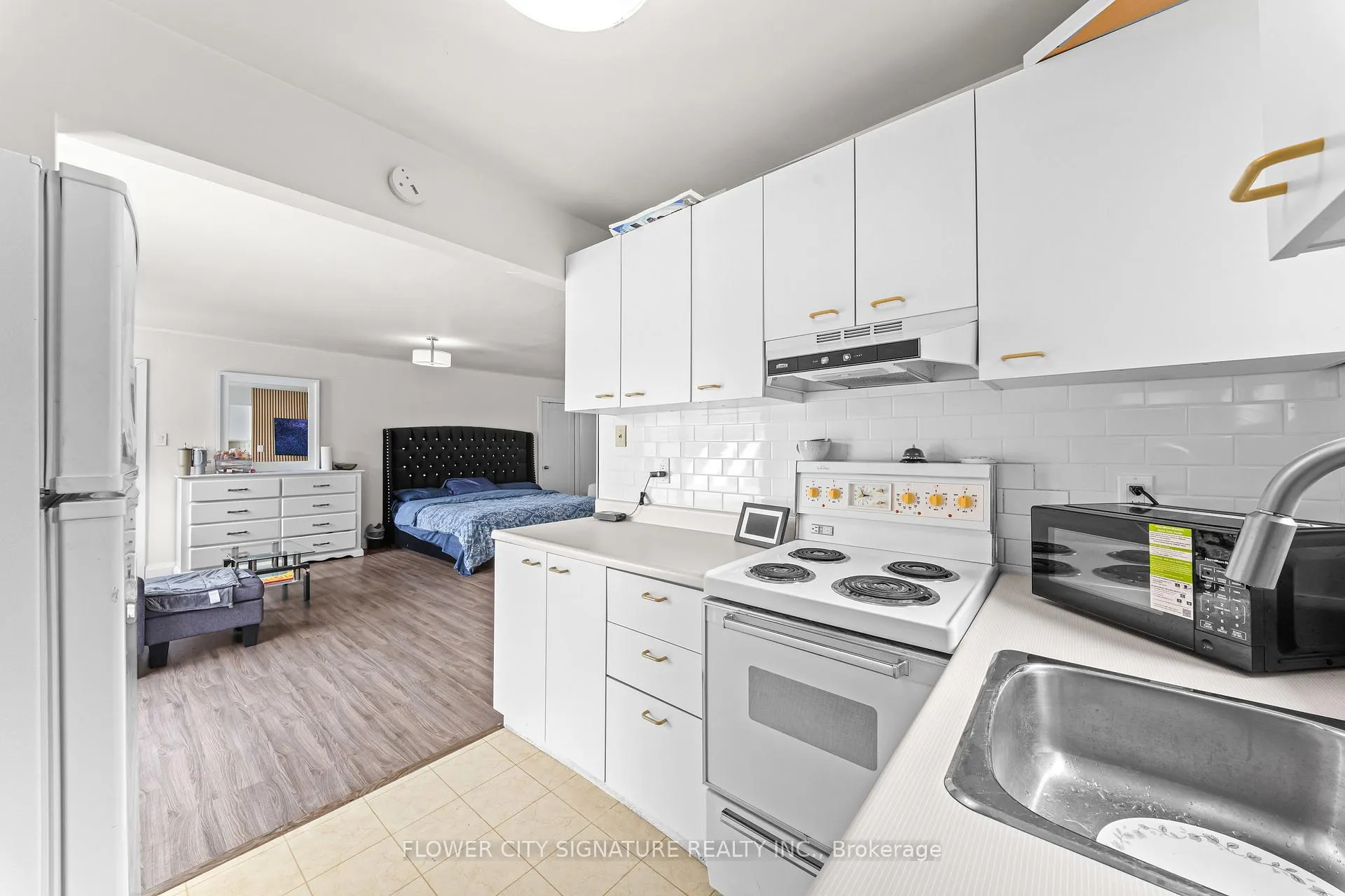 Photo 29 of 11 Damacus Drive, Mississauga, Meadowvale — HOMEH