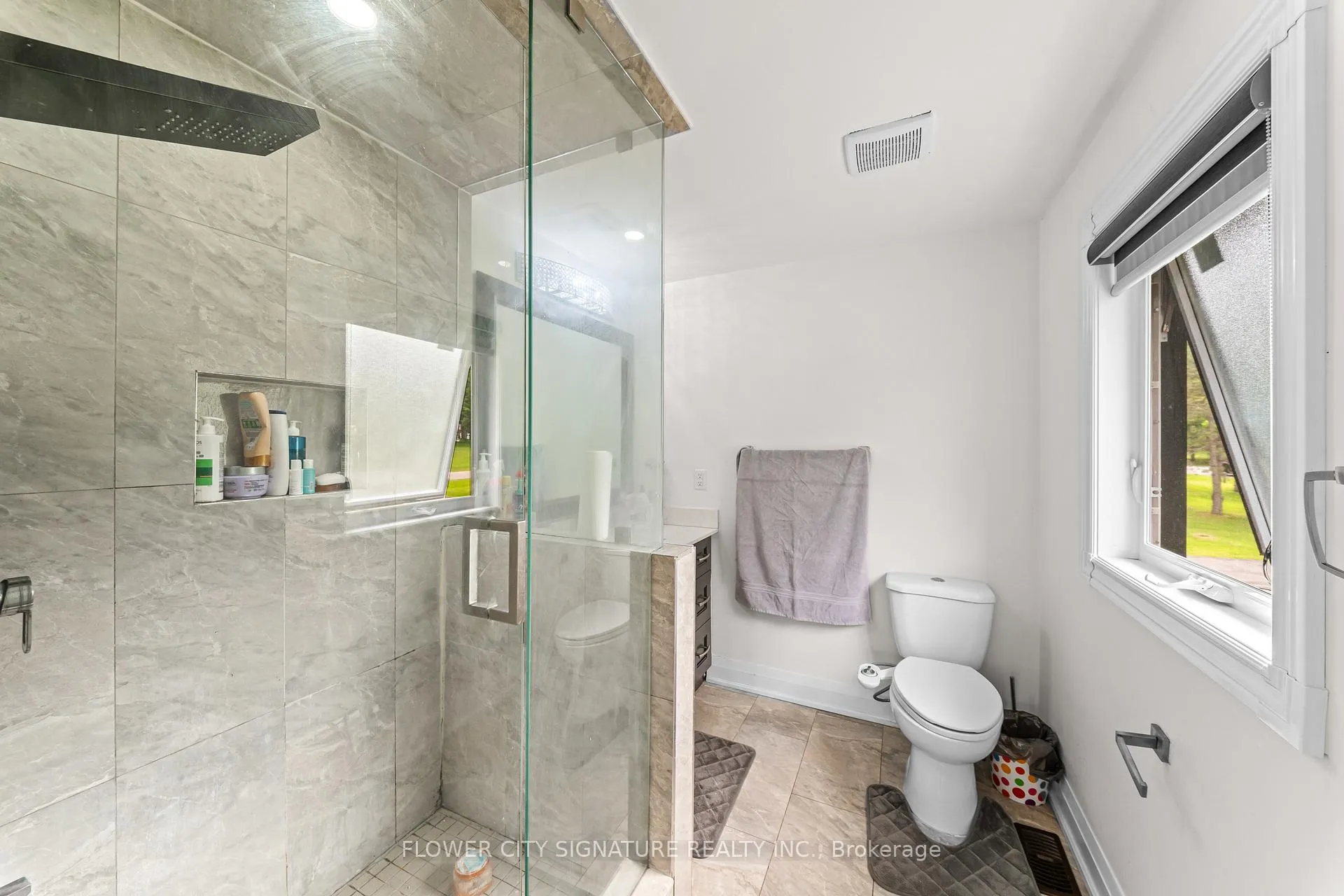 Photo 38 of 11 Damacus Drive, Mississauga, Meadowvale — HOMEH
