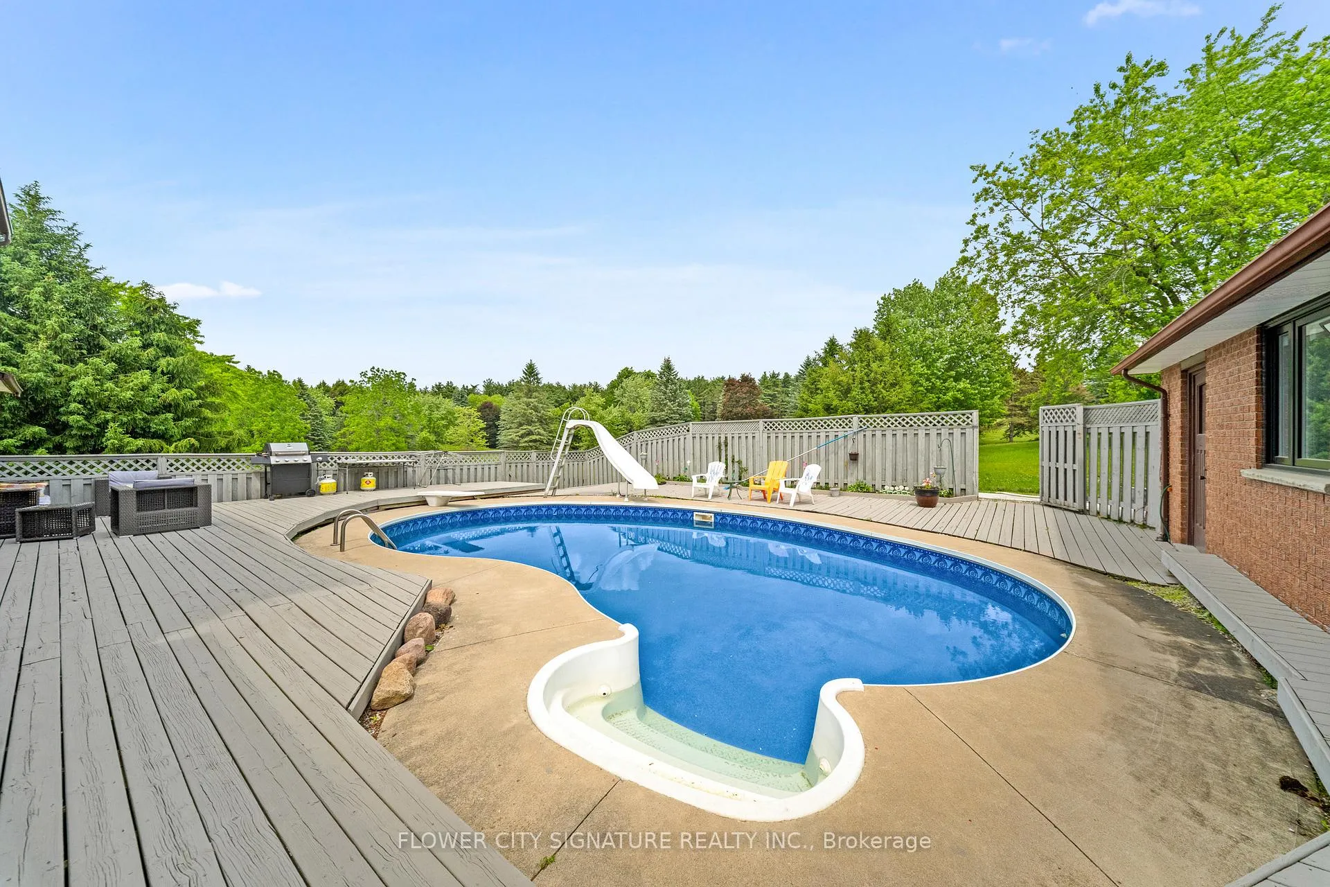 Photo 45 of 11 Damacus Drive, Mississauga, Meadowvale — HOMEH