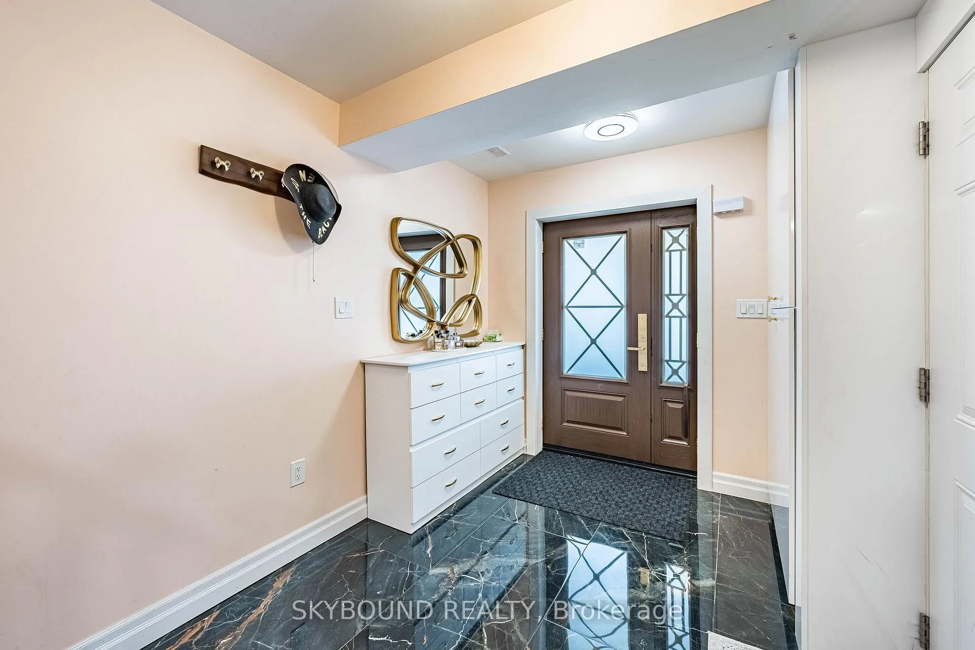 Photo 11 of 77 Cleanside Road, Scarborough, Clairlea-Birchmount — HOMEH