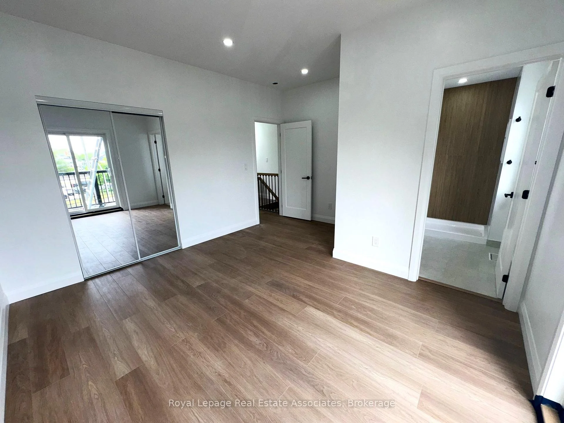 Photo 17 of Unit 4, 17 White Avenue, Toronto, Rockcliffe-Smythe — HOMEH