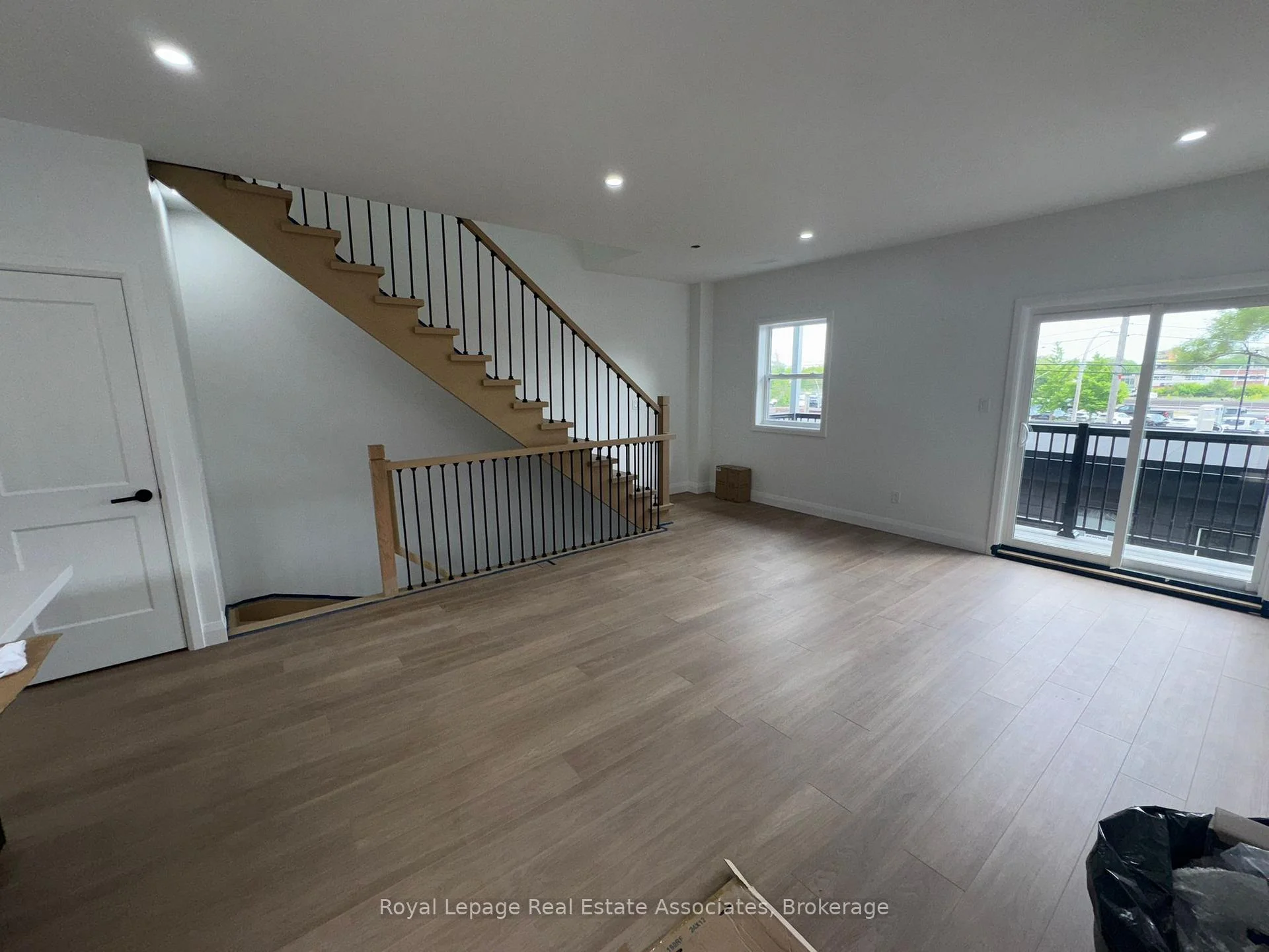 Photo 20 of Unit 4, 17 White Avenue, Toronto, Rockcliffe-Smythe — HOMEH