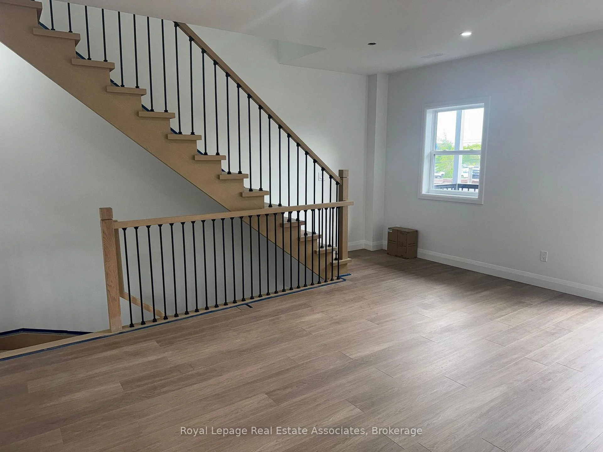 Photo 21 of Unit 4, 17 White Avenue, Toronto, Rockcliffe-Smythe — HOMEH