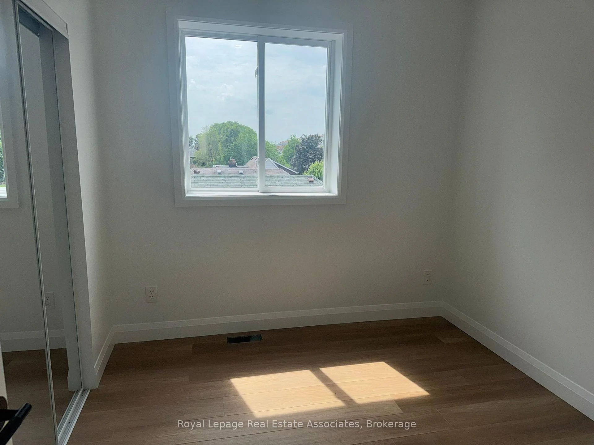 Photo 22 of Unit 4, 17 White Avenue, Toronto, Rockcliffe-Smythe — HOMEH