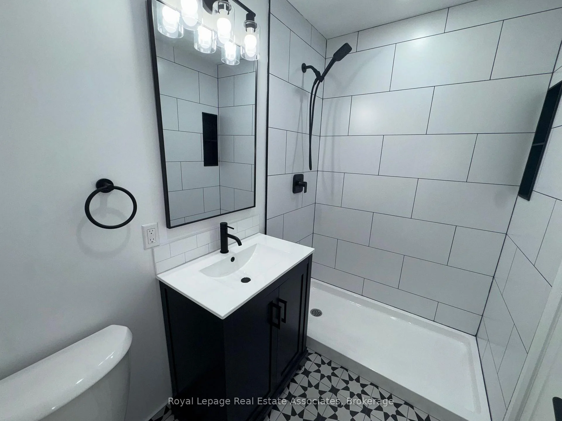 Photo 23 of Unit 4, 17 White Avenue, Toronto, Rockcliffe-Smythe — HOMEH