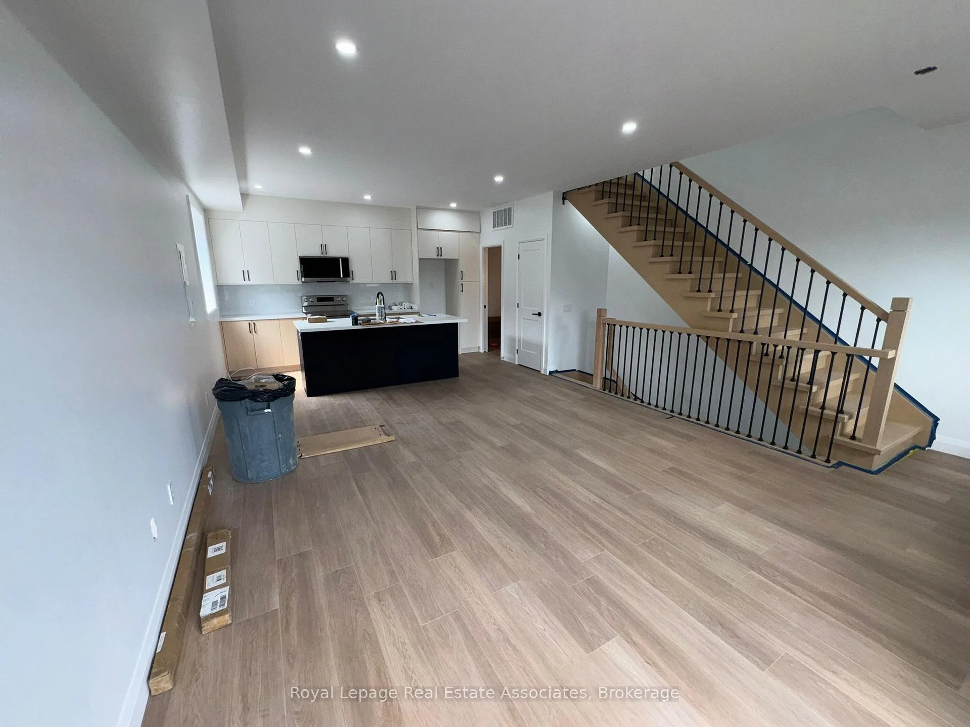 Photo 35 of Unit 4, 17 White Avenue, Toronto, Rockcliffe-Smythe — HOMEH