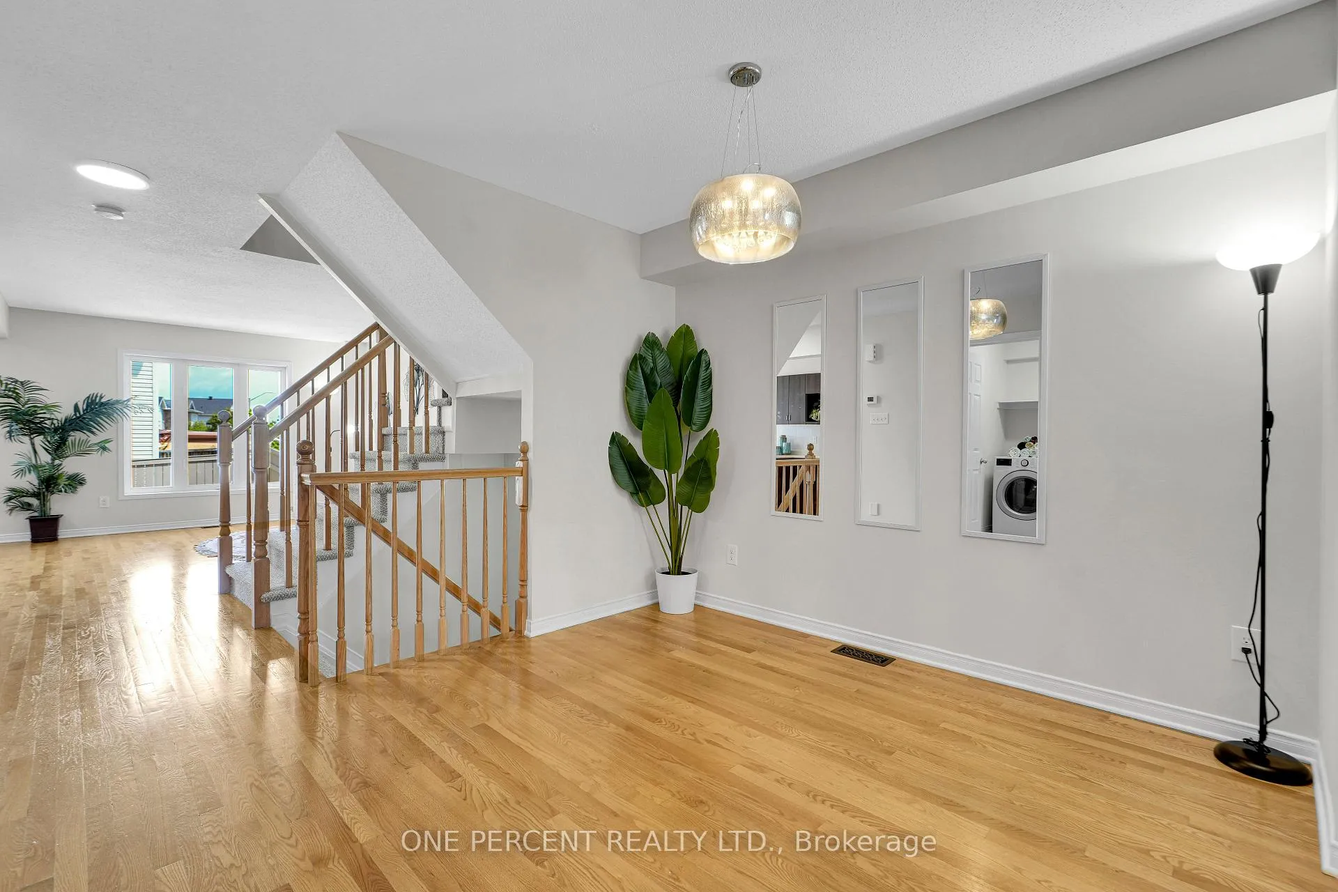 Photo 7 of 236 Arrita Street, Ottawa, Kanata - Emerald Meadows/Trailwest — HOMEH