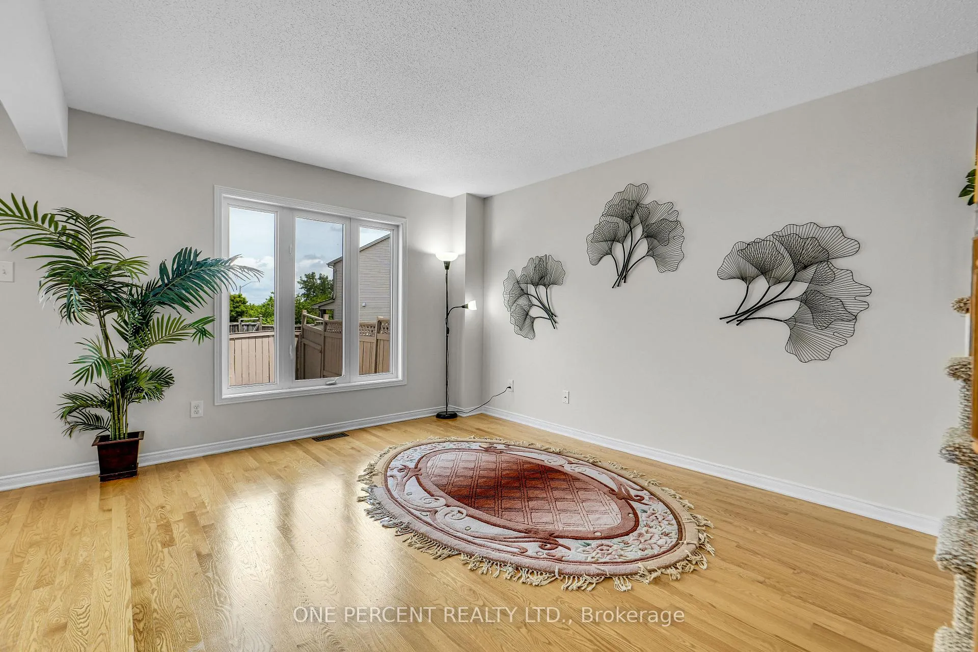 Photo 10 of 236 Arrita Street, Ottawa, Kanata - Emerald Meadows/Trailwest — HOMEH