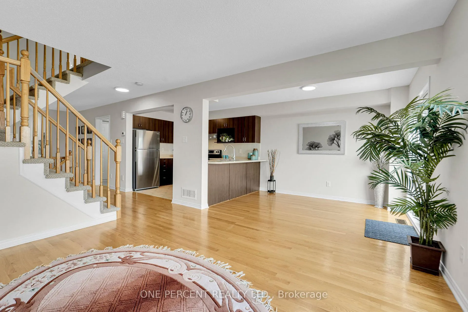 Photo 11 of 236 Arrita Street, Ottawa, Kanata - Emerald Meadows/Trailwest — HOMEH
