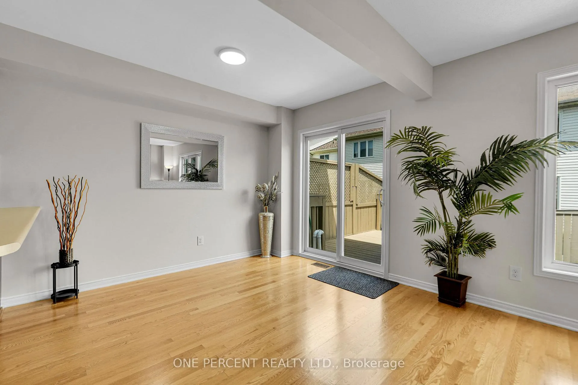 Photo 12 of 236 Arrita Street, Ottawa, Kanata - Emerald Meadows/Trailwest — HOMEH