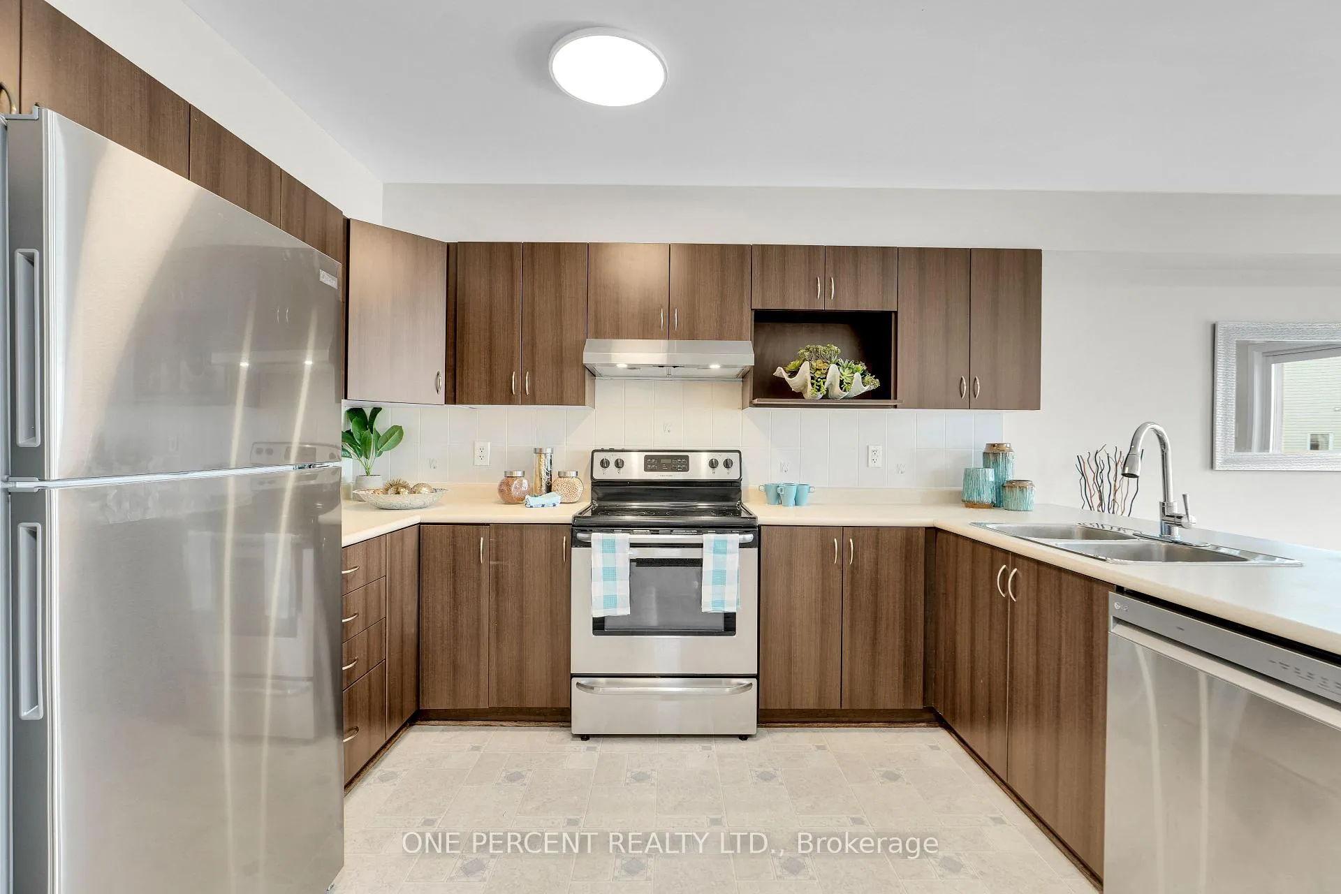 Photo 15 of 236 Arrita Street, Ottawa, Kanata - Emerald Meadows/Trailwest — HOMEH