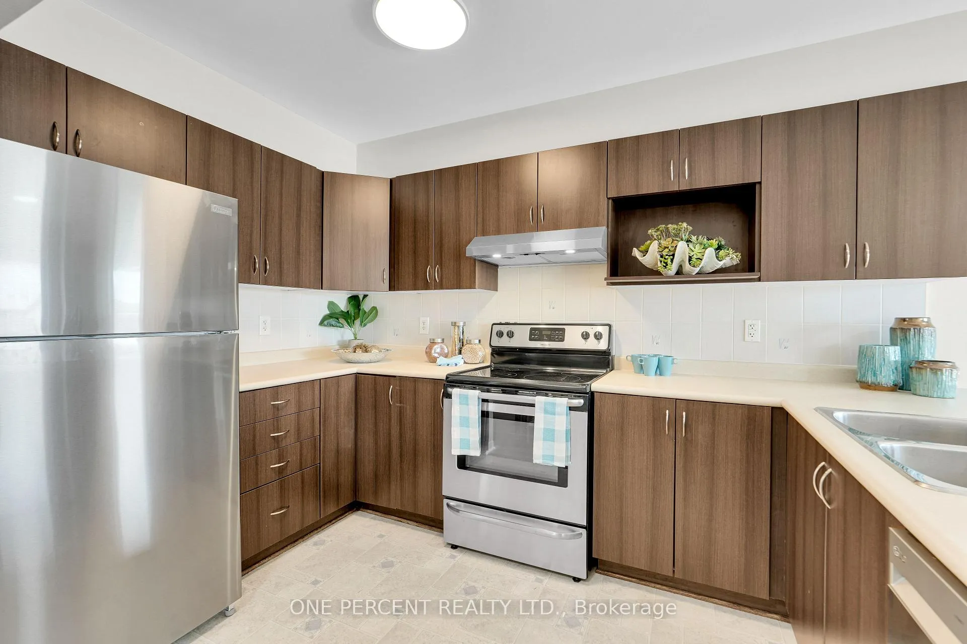 Photo 16 of 236 Arrita Street, Ottawa, Kanata - Emerald Meadows/Trailwest — HOMEH