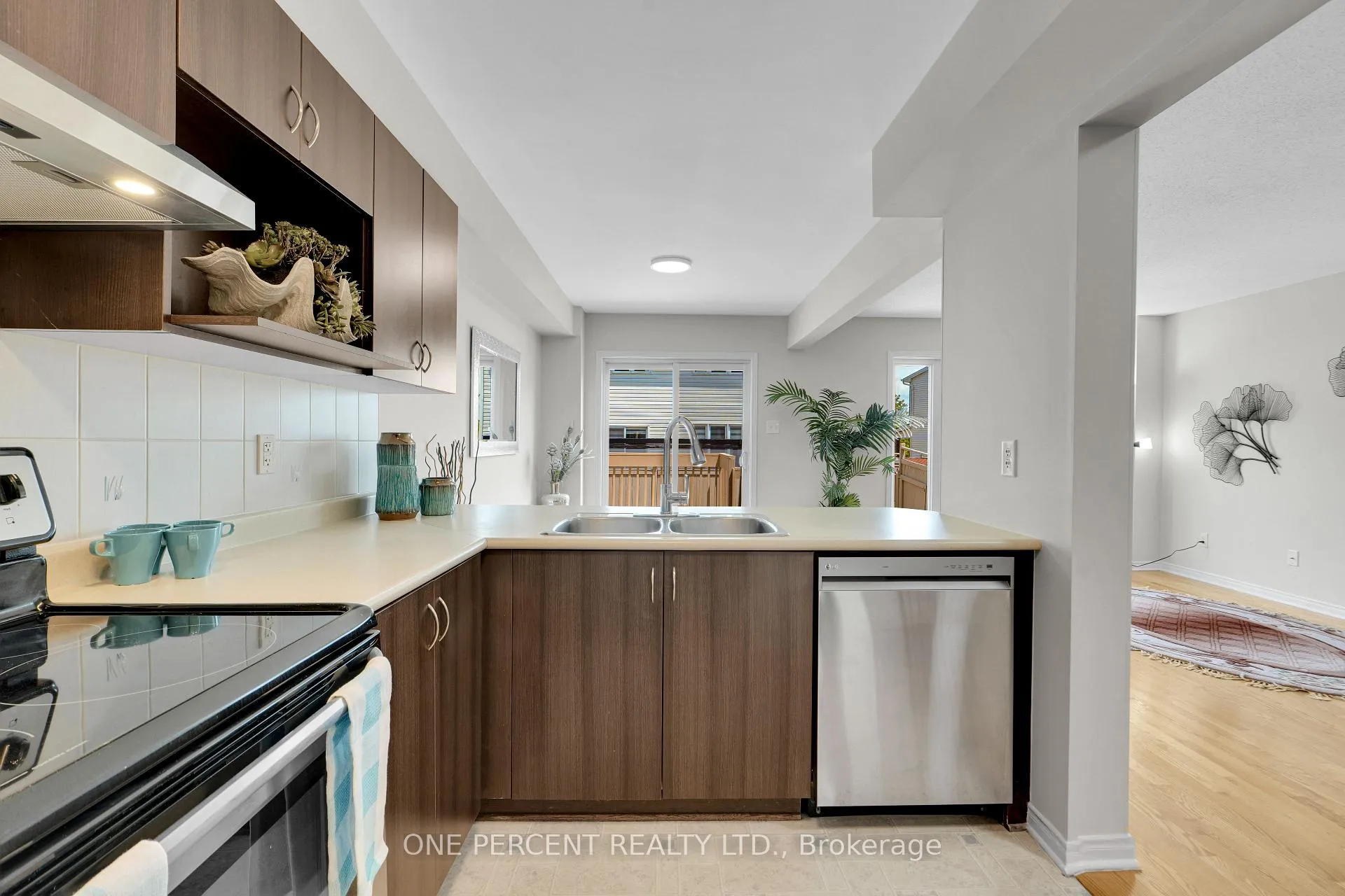 Photo 17 of 236 Arrita Street, Ottawa, Kanata - Emerald Meadows/Trailwest — HOMEH