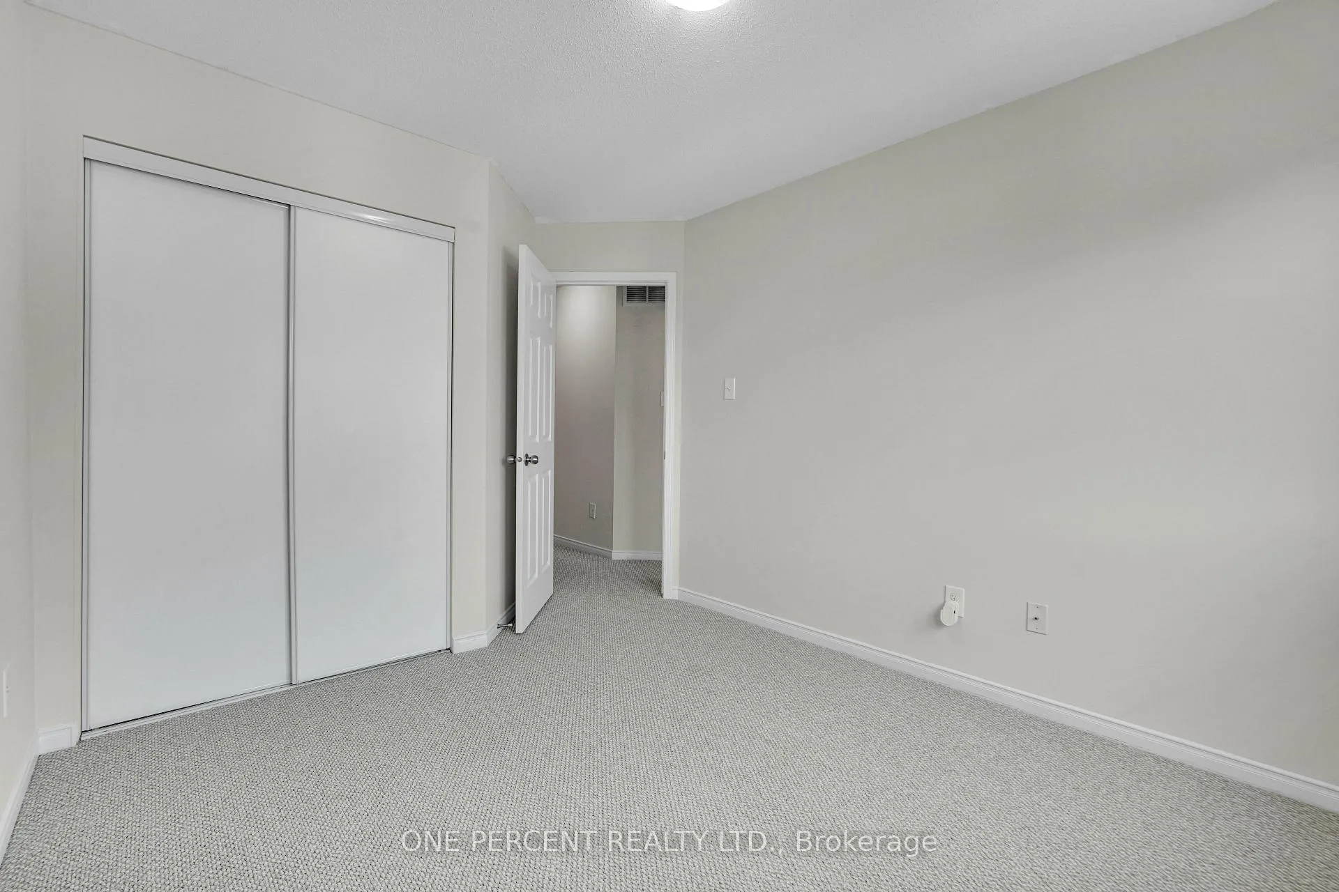 Photo 22 of 236 Arrita Street, Ottawa, Kanata - Emerald Meadows/Trailwest — HOMEH