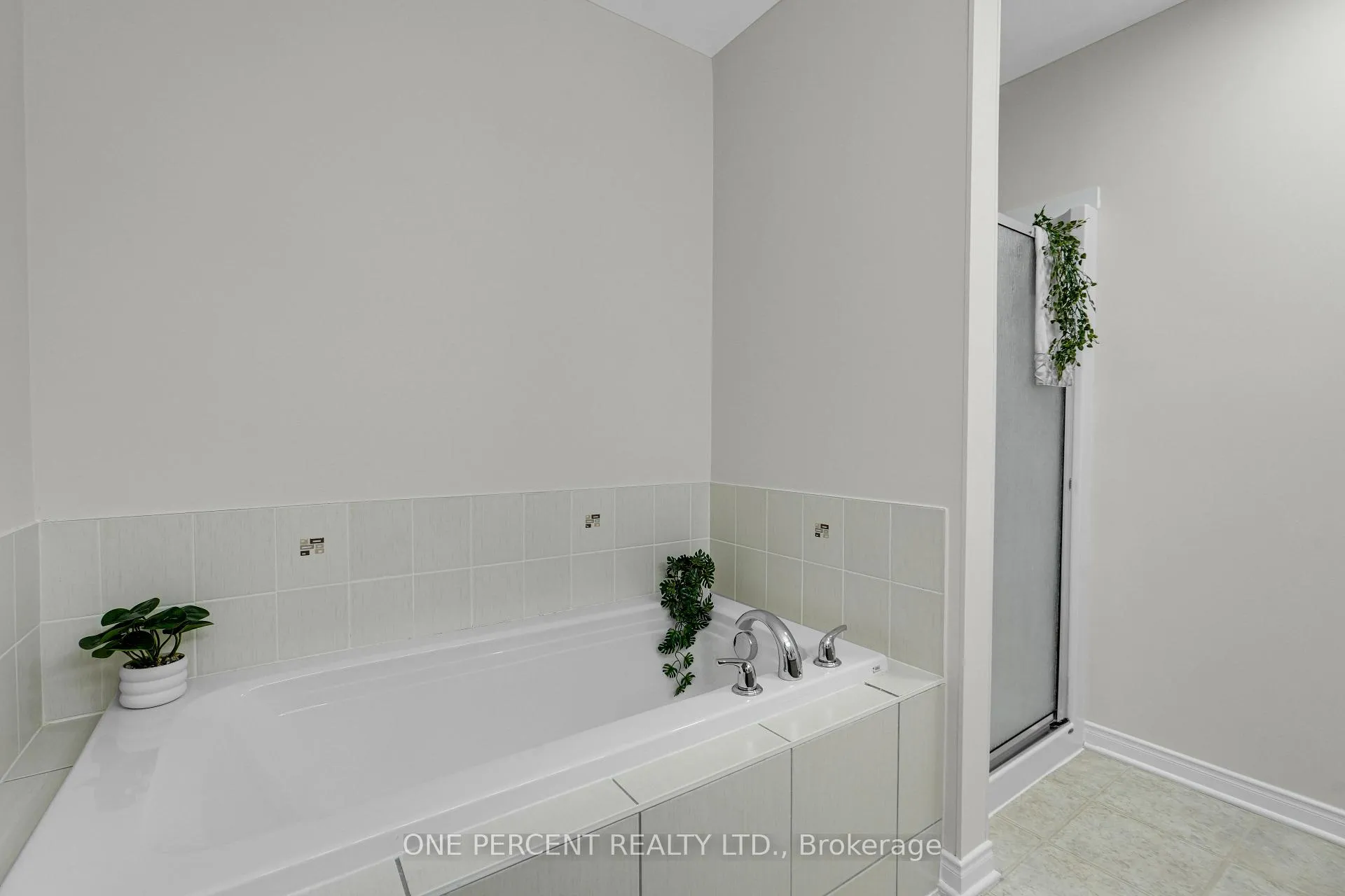 Photo 29 of 236 Arrita Street, Ottawa, Kanata - Emerald Meadows/Trailwest — HOMEH
