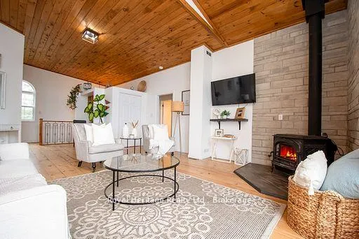 Photo 14 of 202 Sumcot Drive, Trent Lakes — HOMEH