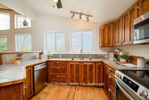 Photo 19 of 202 Sumcot Drive, Trent Lakes — HOMEH
