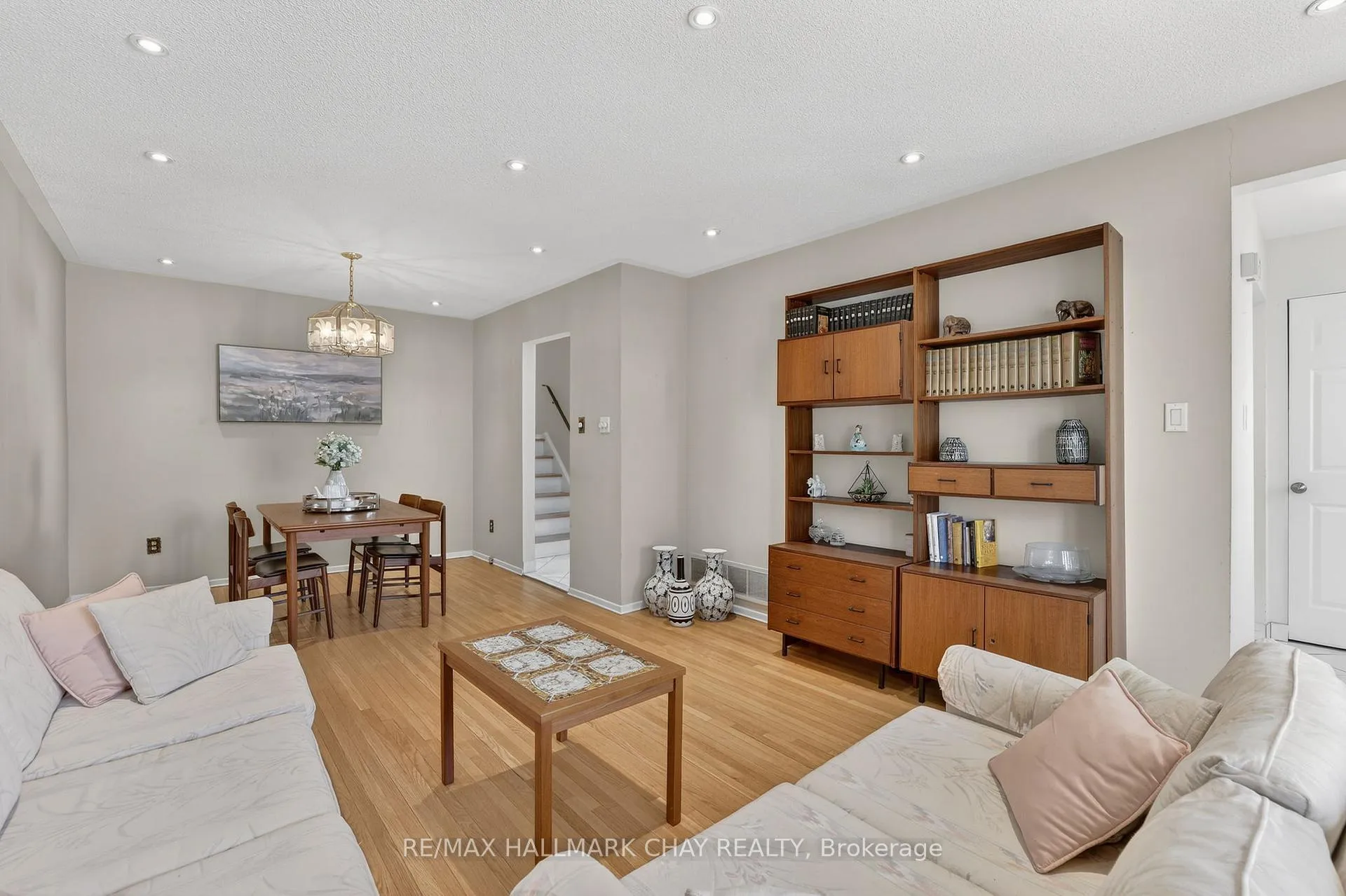 Photo 8 of 368 Lara Woods, Mississauga, Mississauga Valleys — HOMEH