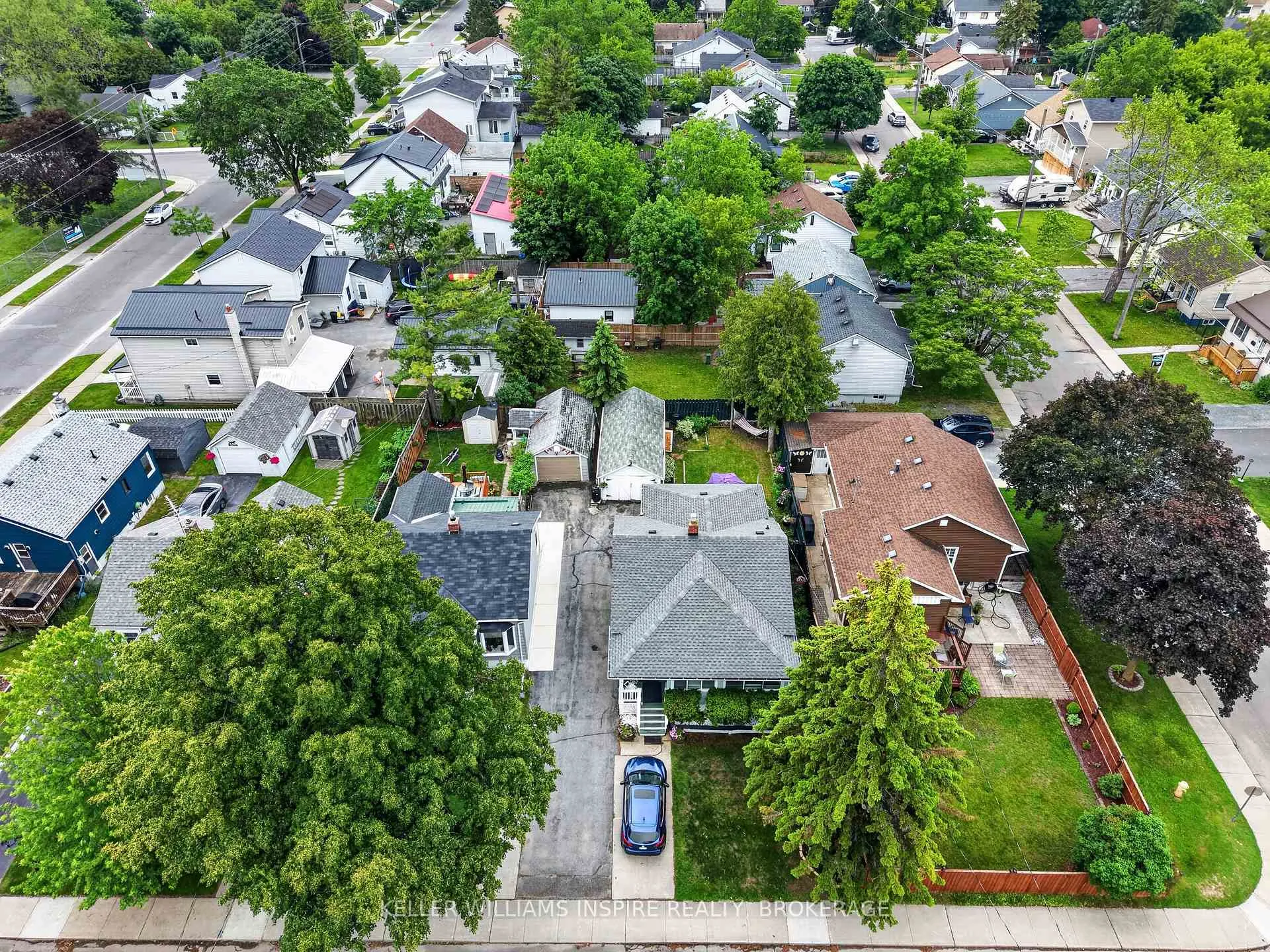 Photo 5 of 14 Fifth Avenue, Kingston, East of Sir John A. Blvd — HOMEH