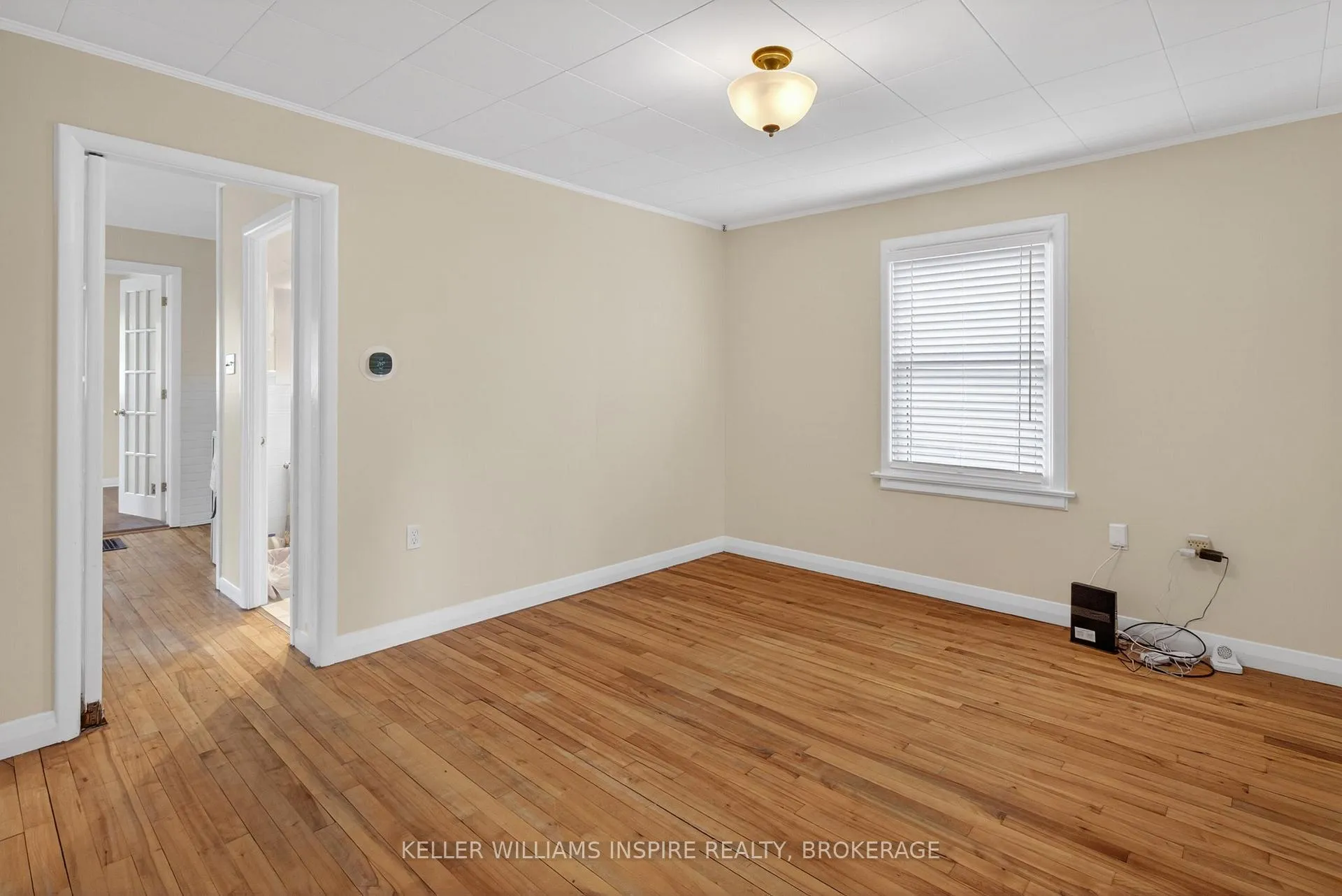 Photo 37 of 14 Fifth Avenue, Kingston, East of Sir John A. Blvd — HOMEH