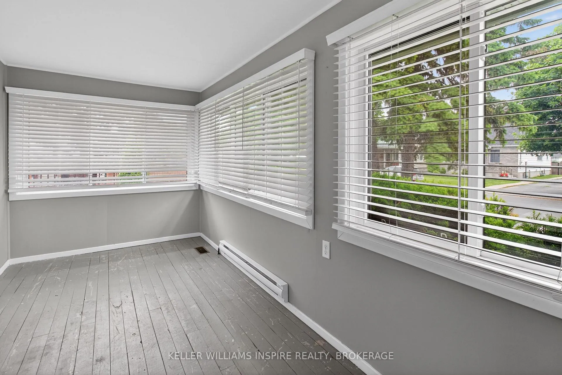 Photo 43 of 14 Fifth Avenue, Kingston, East of Sir John A. Blvd — HOMEH