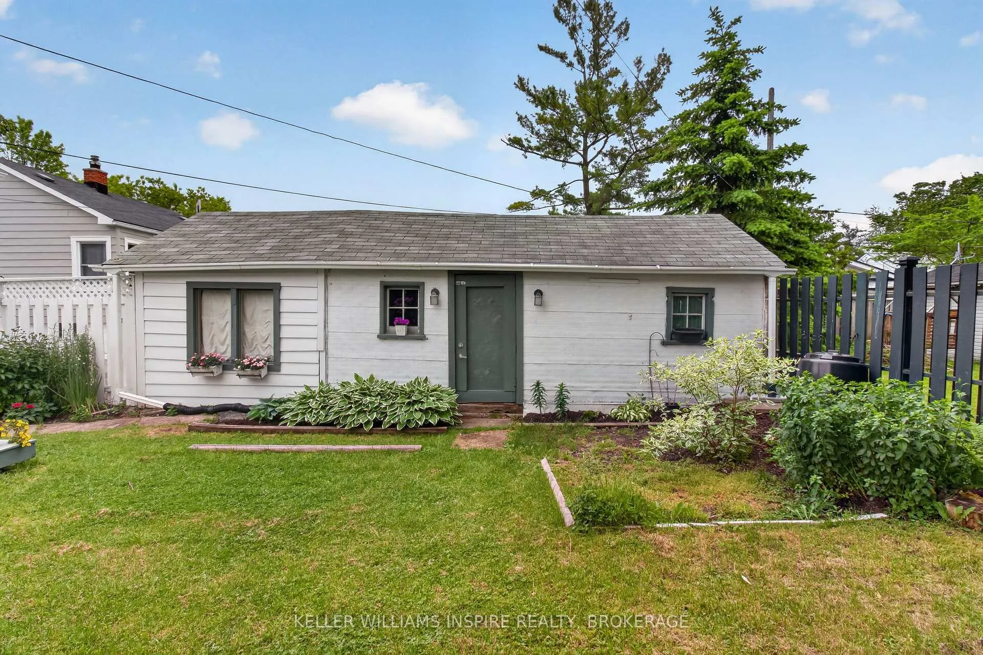 Photo 47 of 14 Fifth Avenue, Kingston, East of Sir John A. Blvd — HOMEH