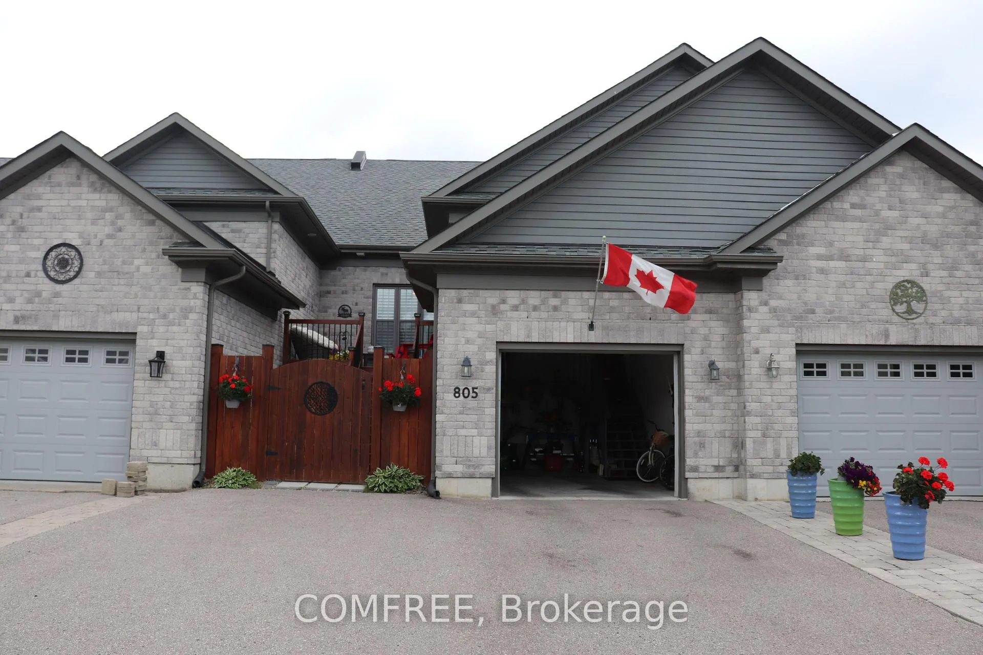 Photo 2 of 805 Lees Avenue, Cobourg — HOMEH