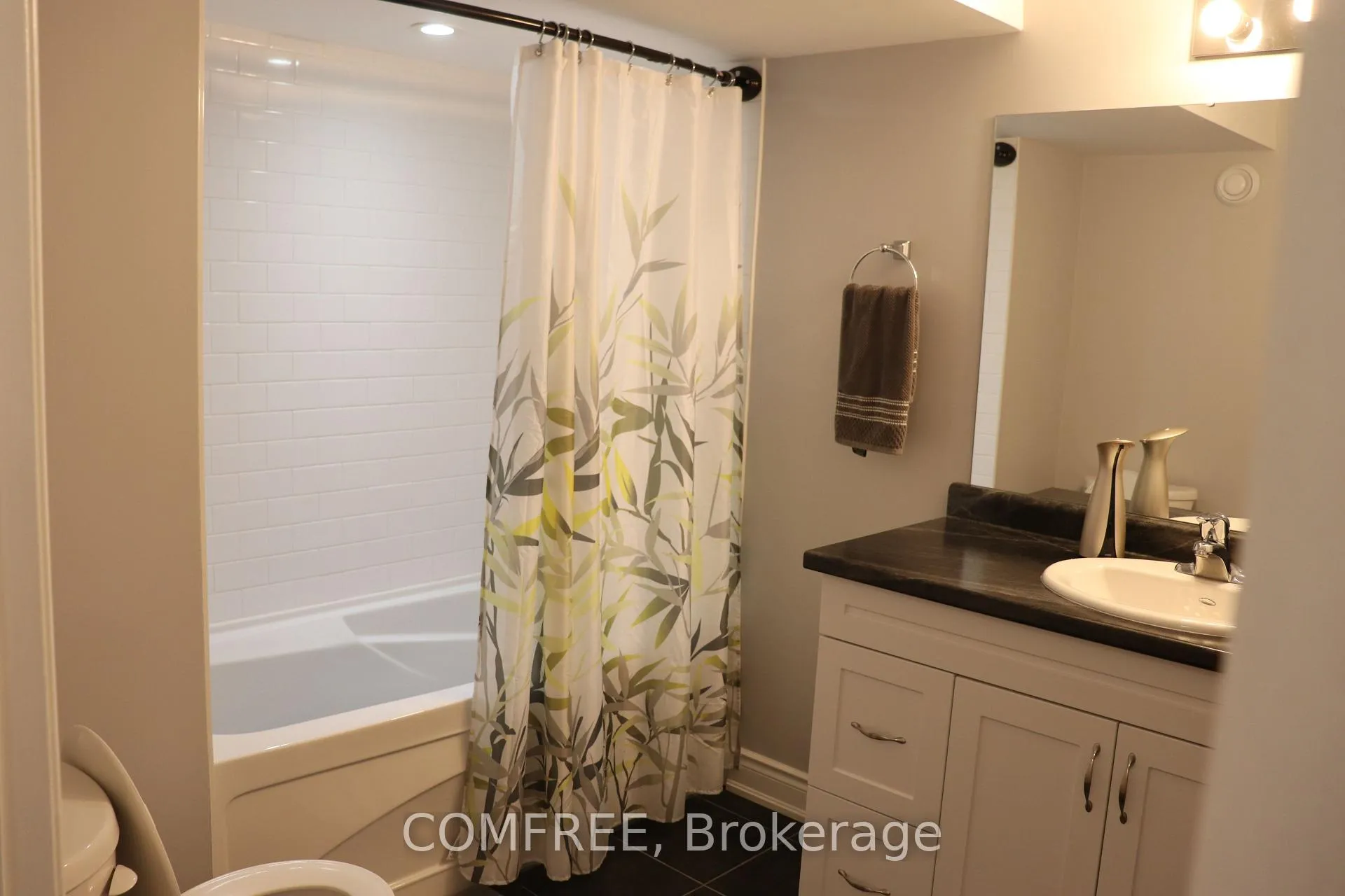 Photo 33 of 805 Lees Avenue, Cobourg — HOMEH