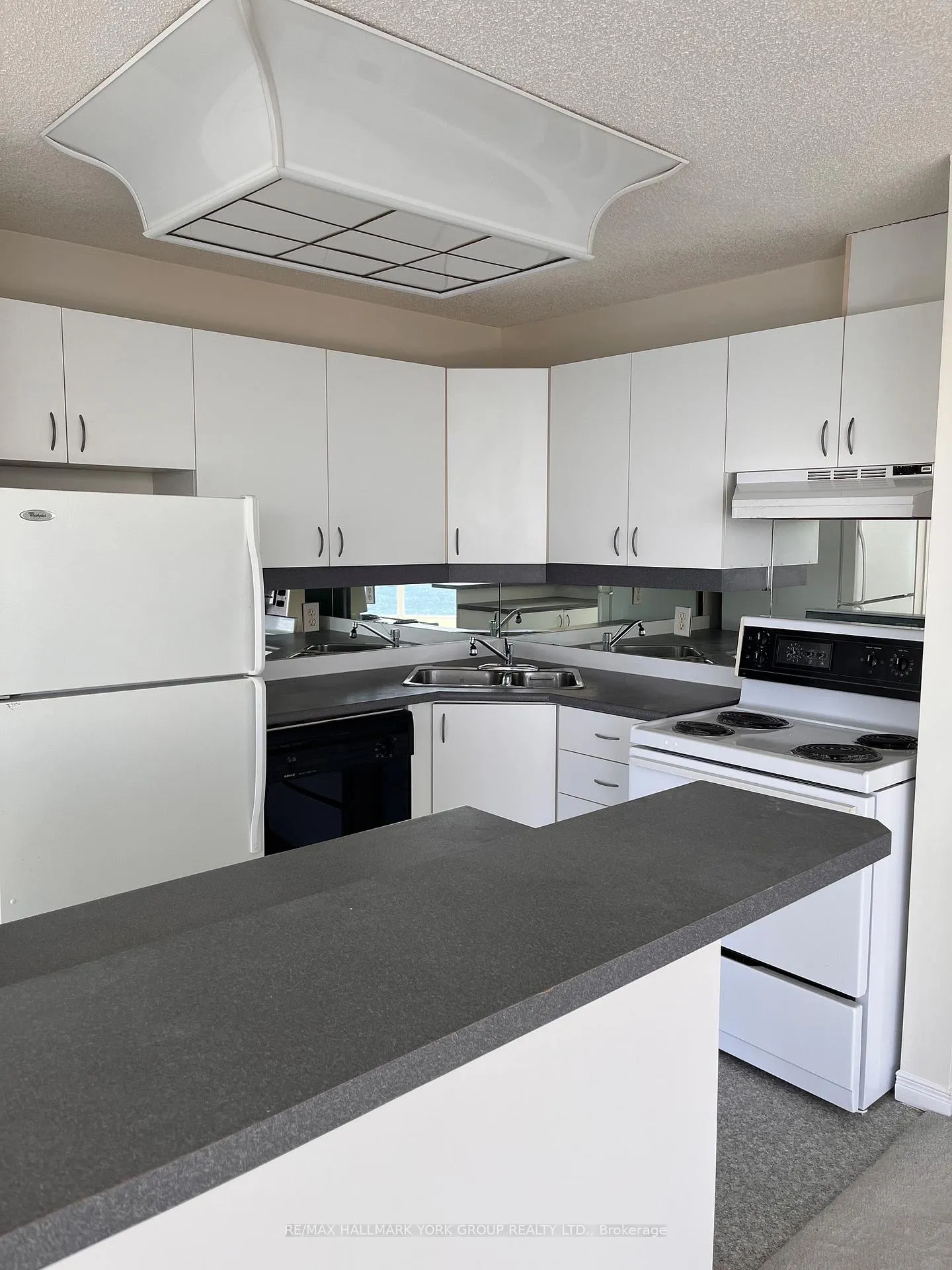 Photo 5 of Unit 703, 215 Dunlop Street E, Barrie, Lakeshore — HOMEH