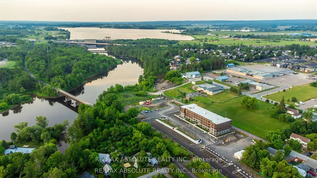 Photo 10 of Unit 308, 12B Thomas Street S, Arnprior, Arnprior — HOMEH