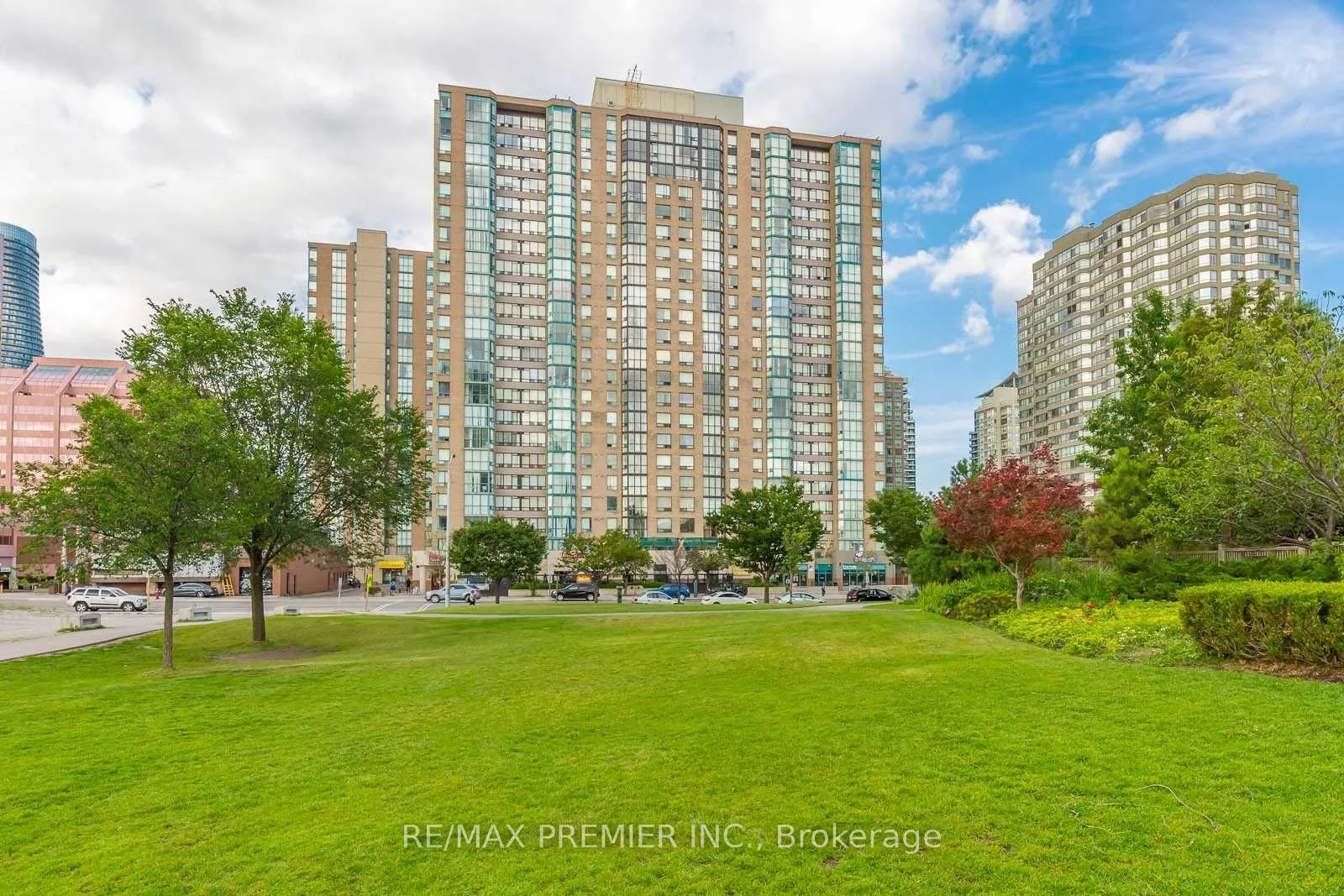 Photo 2 of Unit 1809, 285 Enfield Place, Mississauga, City Centre — HOMEH