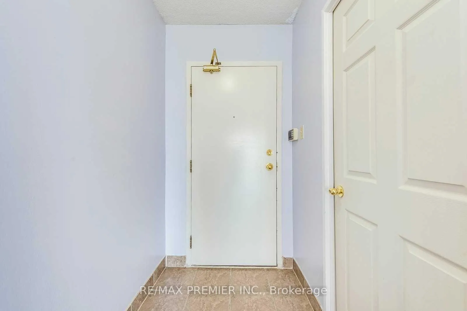 Photo 6 of Unit 1809, 285 Enfield Place, Mississauga, City Centre — HOMEH